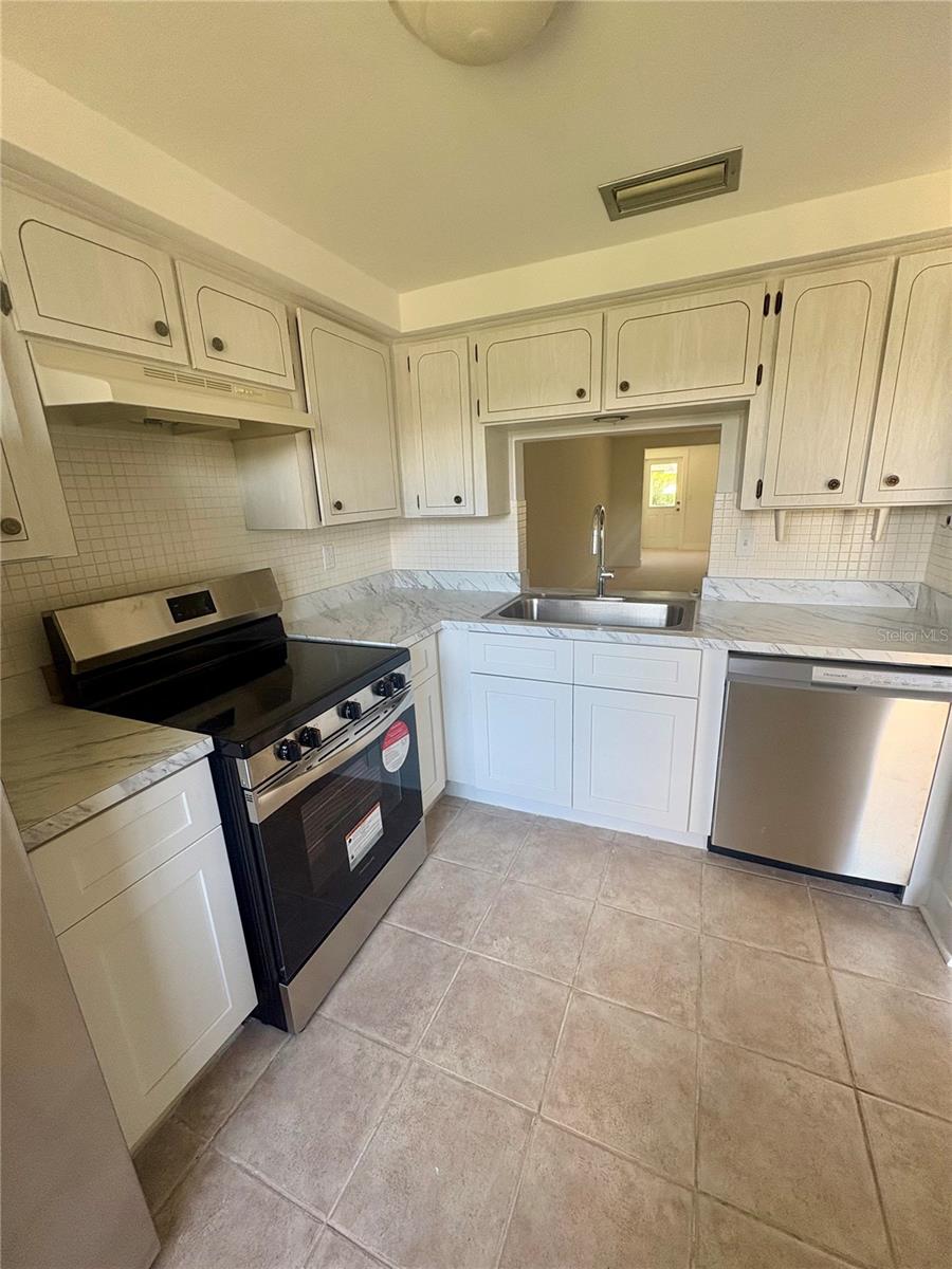 GARDENS OF BEACON SQUARE - Residential Lease