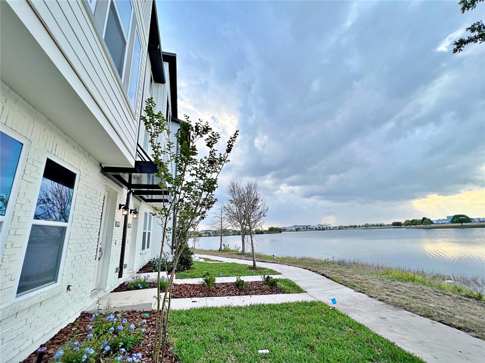 LAUREATE PARK NBRHD CENTER PH 3 - Residential