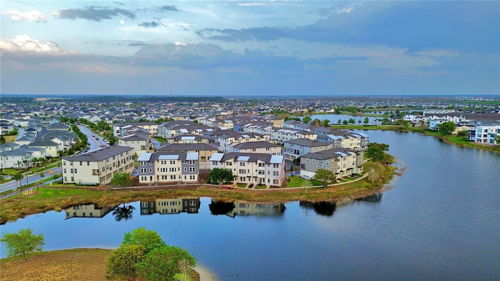 LAUREATE PARK NBRHD CENTER PH 3 - Residential