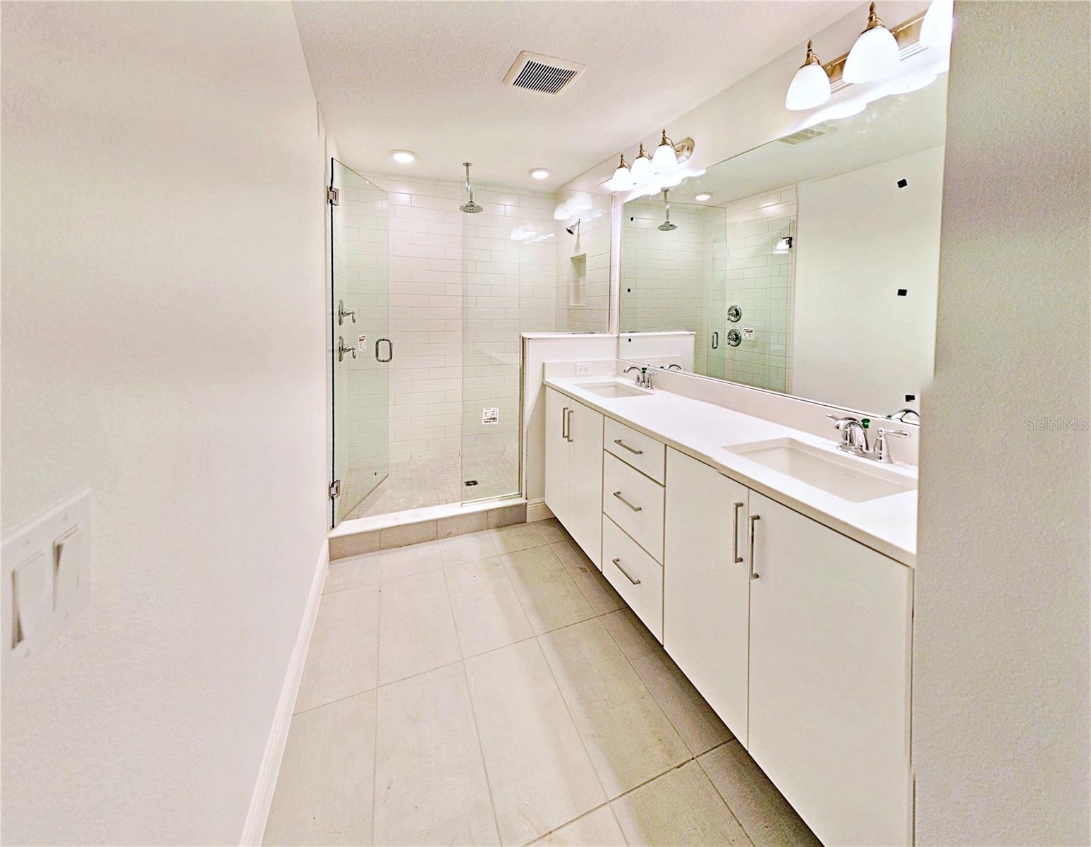 LAUREATE PARK NBRHD CENTER PH 3 - Residential