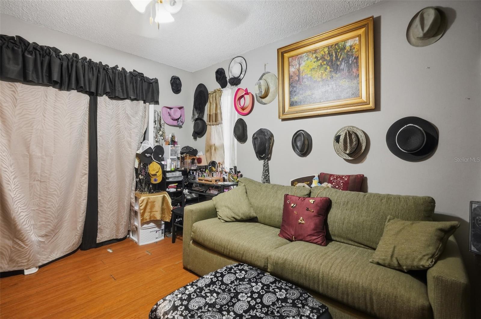 SPRING HILL - Residential