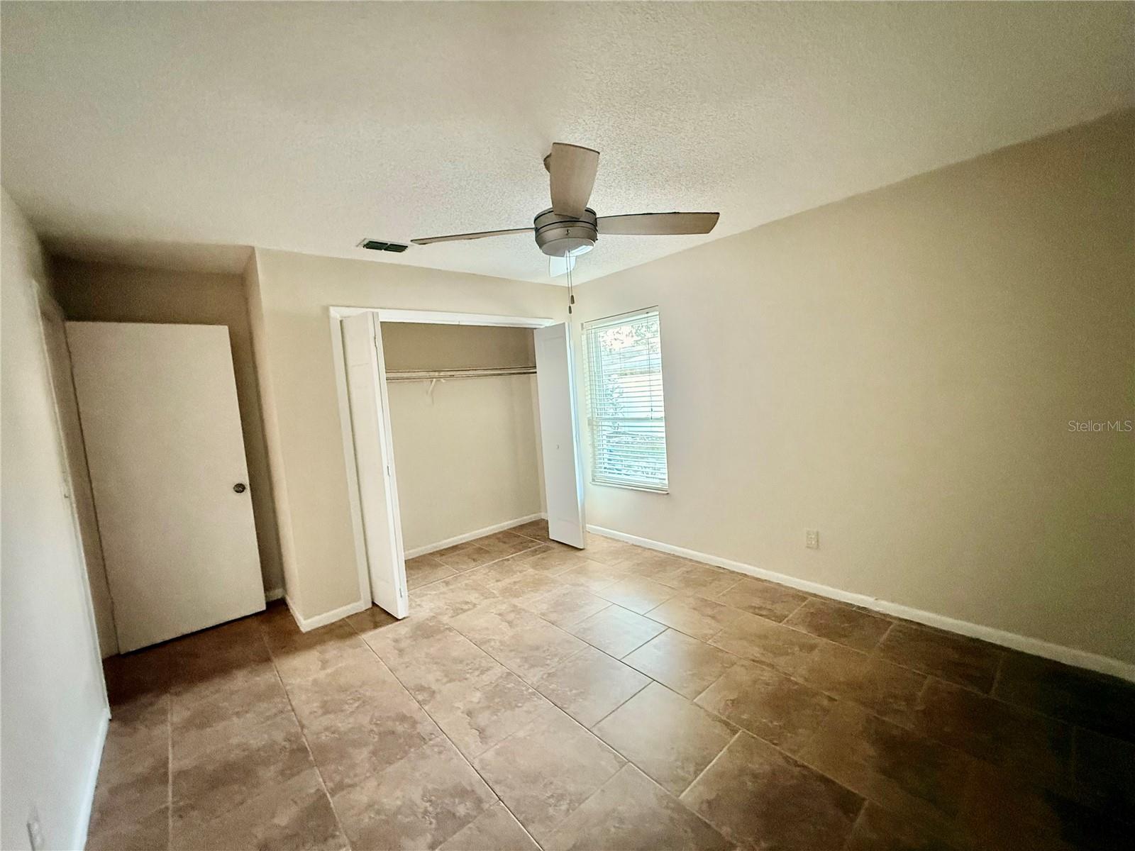 COUNTRY PLACE UNIT II - Residential Lease