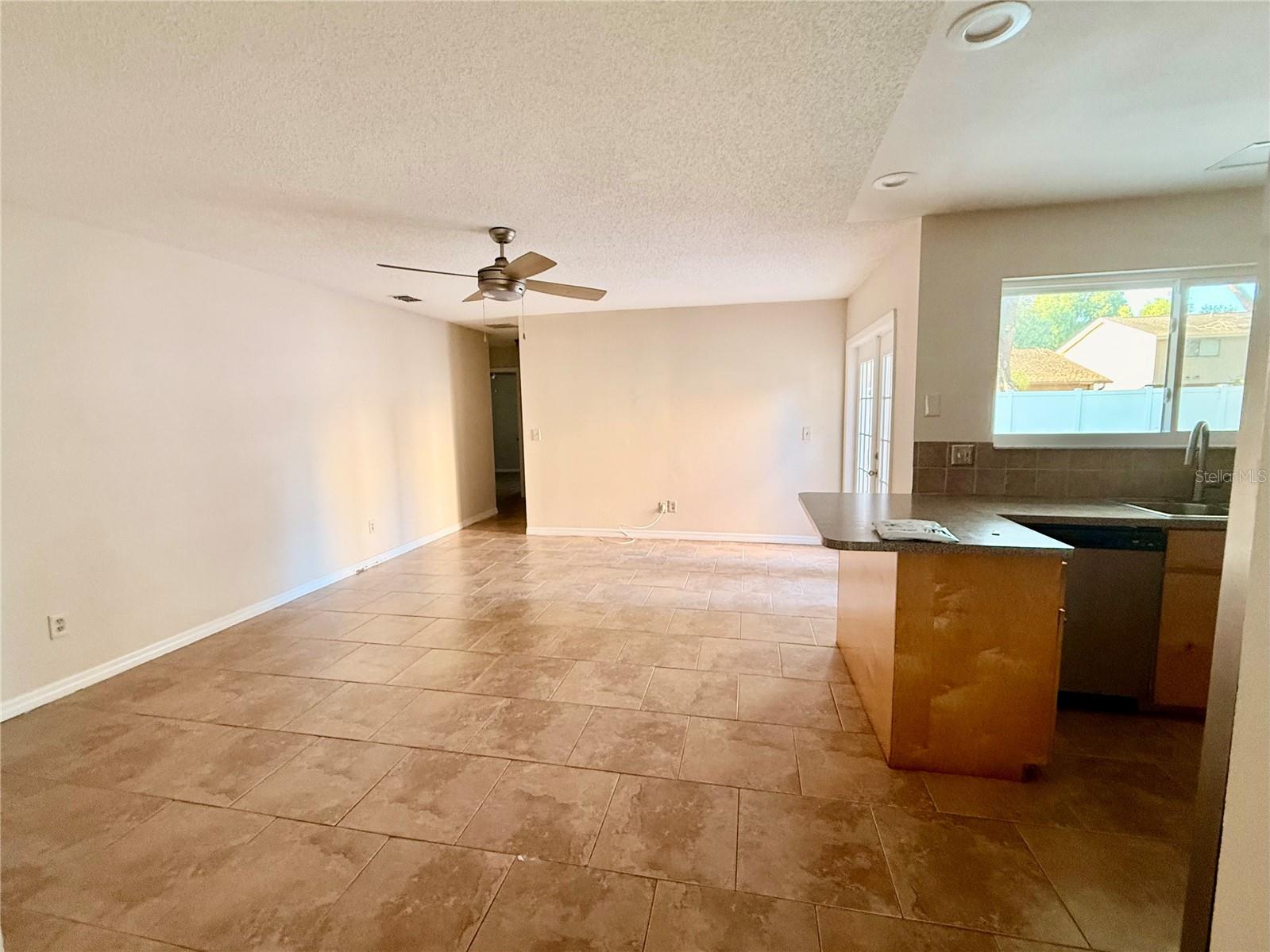 COUNTRY PLACE UNIT II - Residential Lease