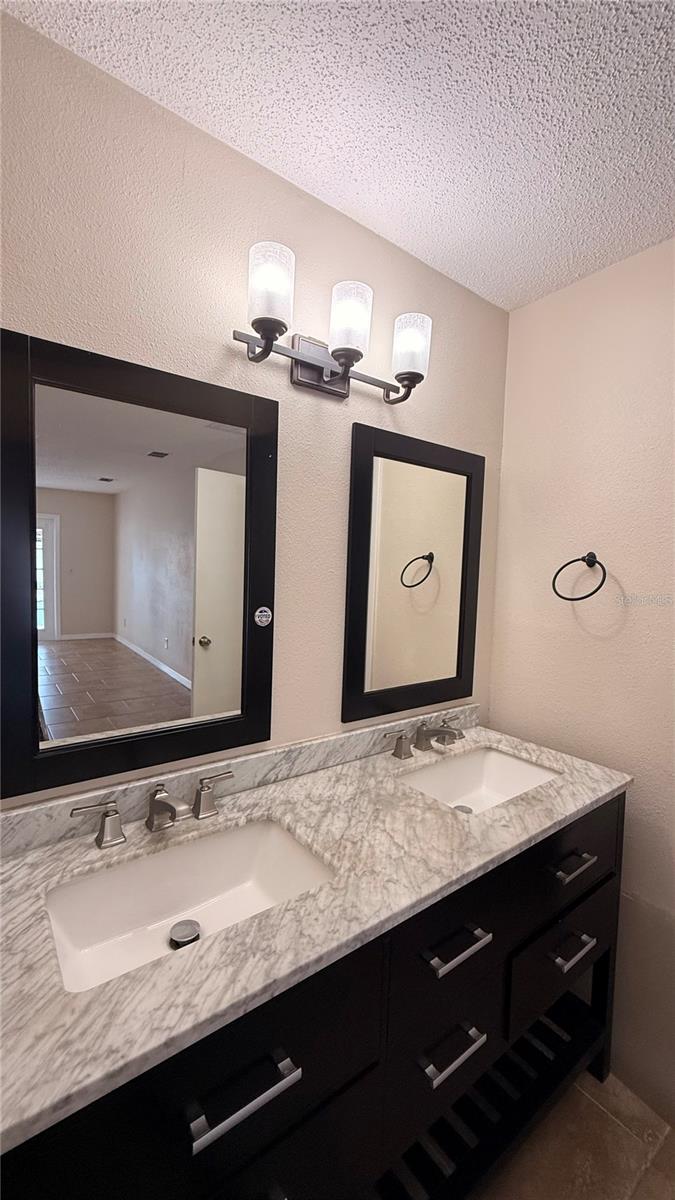 COUNTRY PLACE UNIT II - Residential Lease