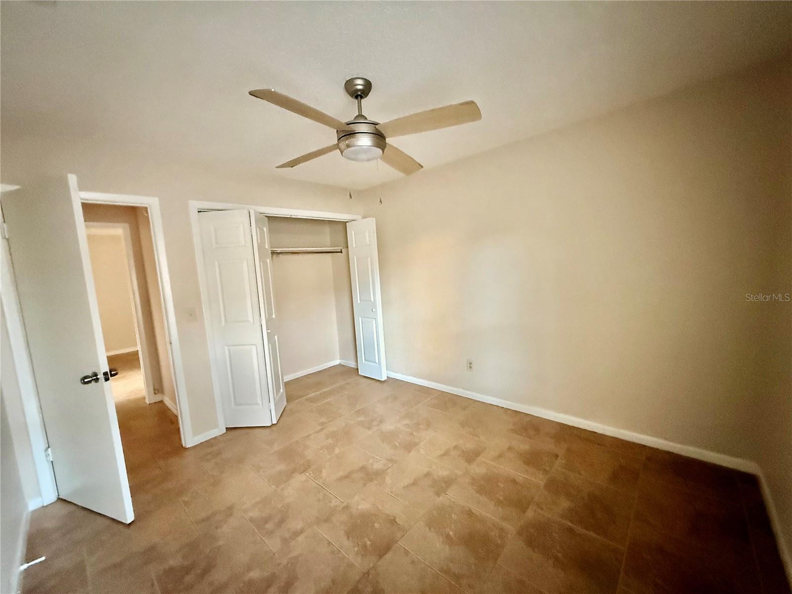 COUNTRY PLACE UNIT II - Residential Lease