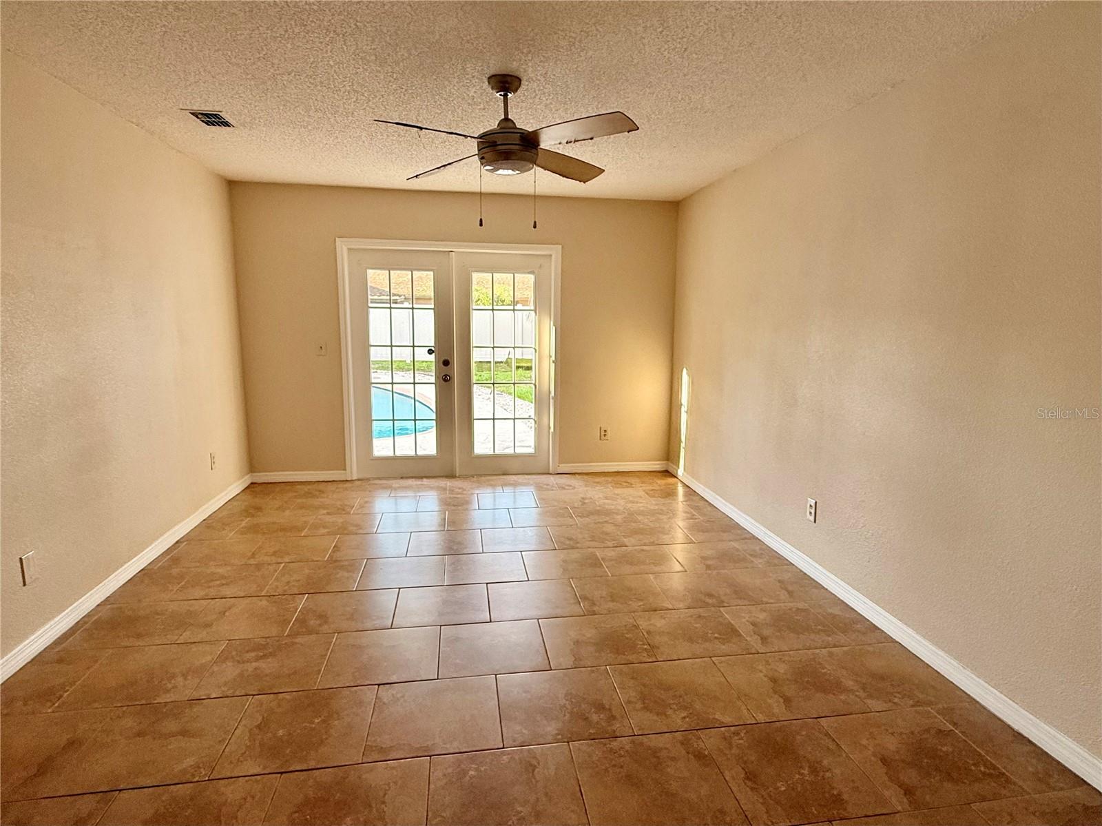 COUNTRY PLACE UNIT II - Residential Lease
