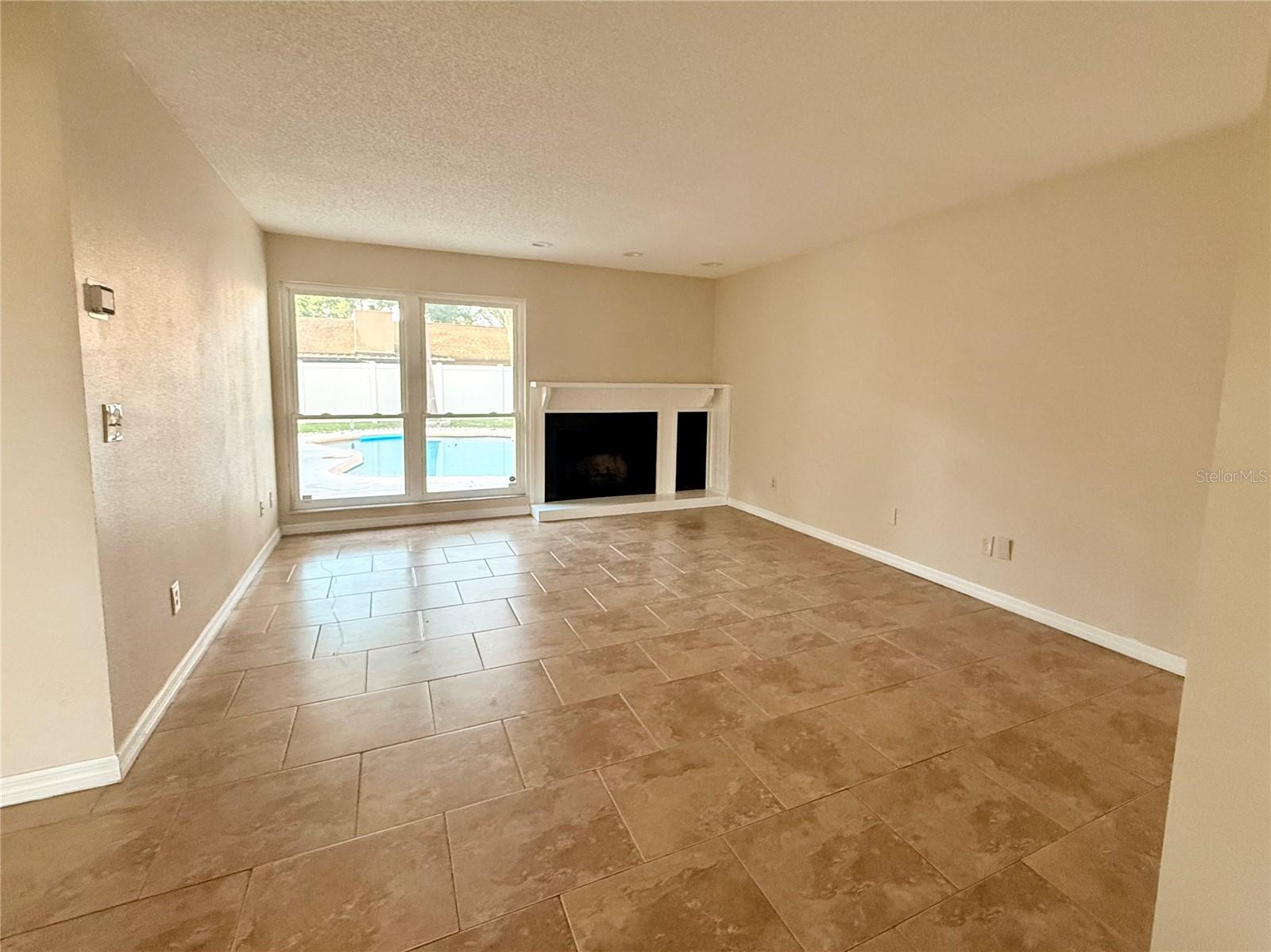 COUNTRY PLACE UNIT II - Residential Lease