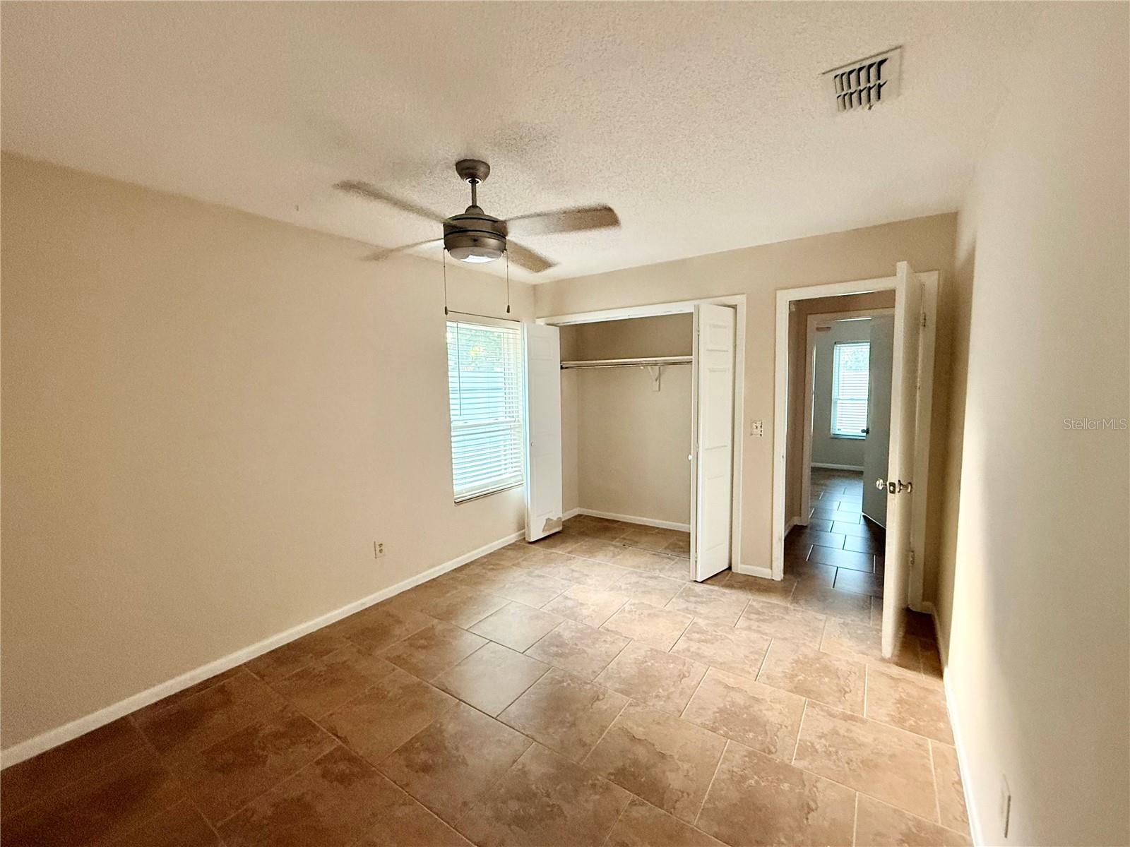 COUNTRY PLACE UNIT II - Residential Lease