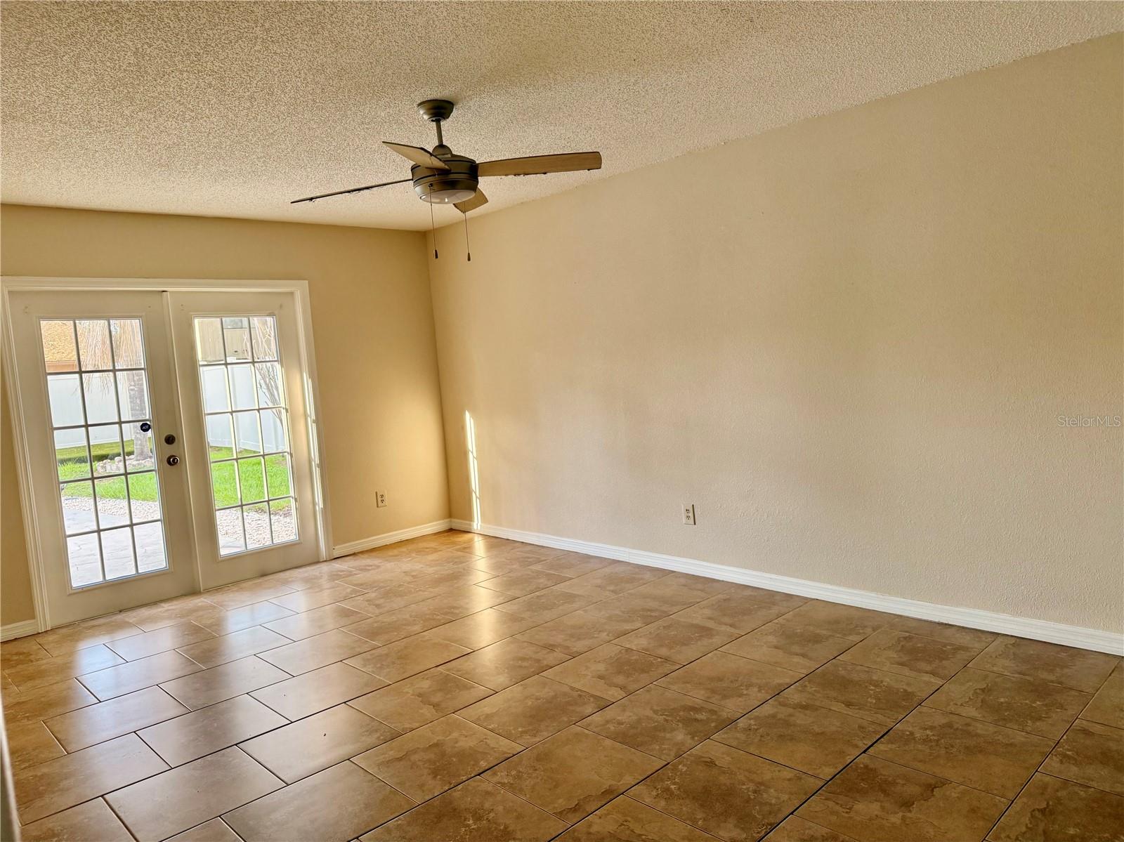 COUNTRY PLACE UNIT II - Residential Lease