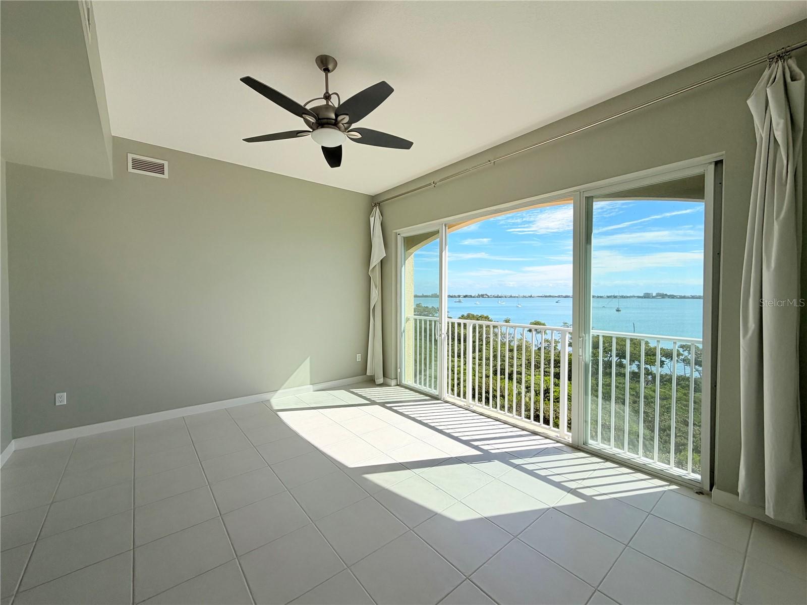 HARBOUR ISLE AT HUTCHINSON ISLAND WEST, A CONDOMIN - Residential