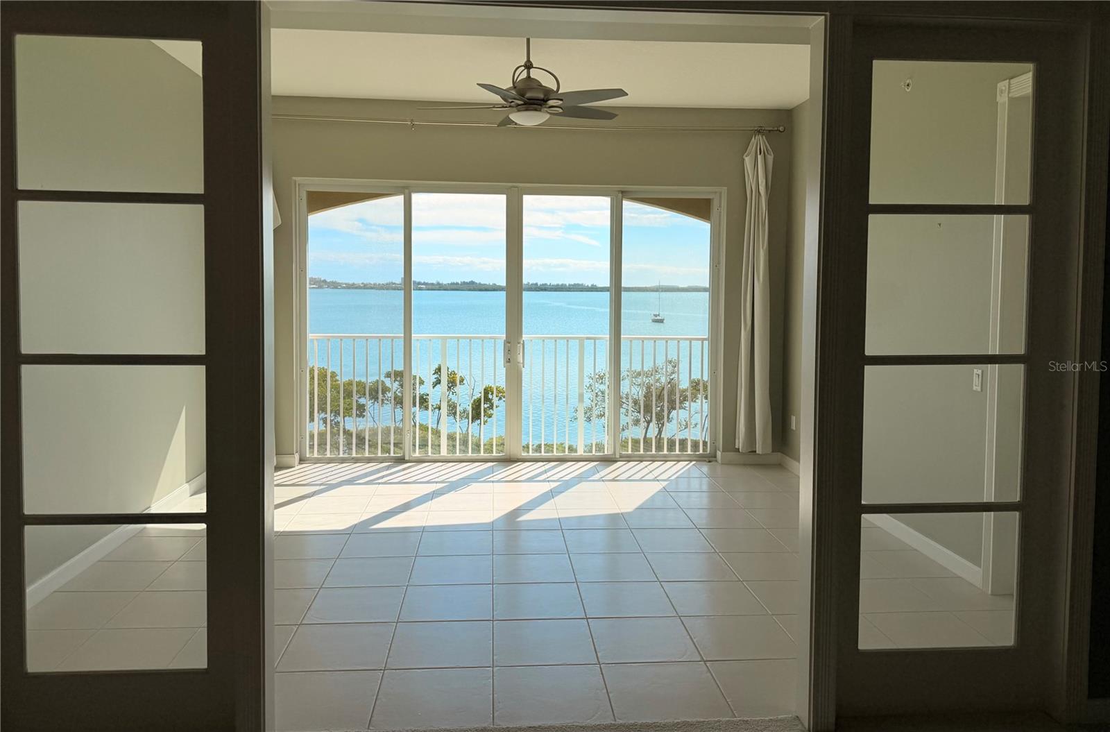 HARBOUR ISLE AT HUTCHINSON ISLAND WEST, A CONDOMIN - Residential