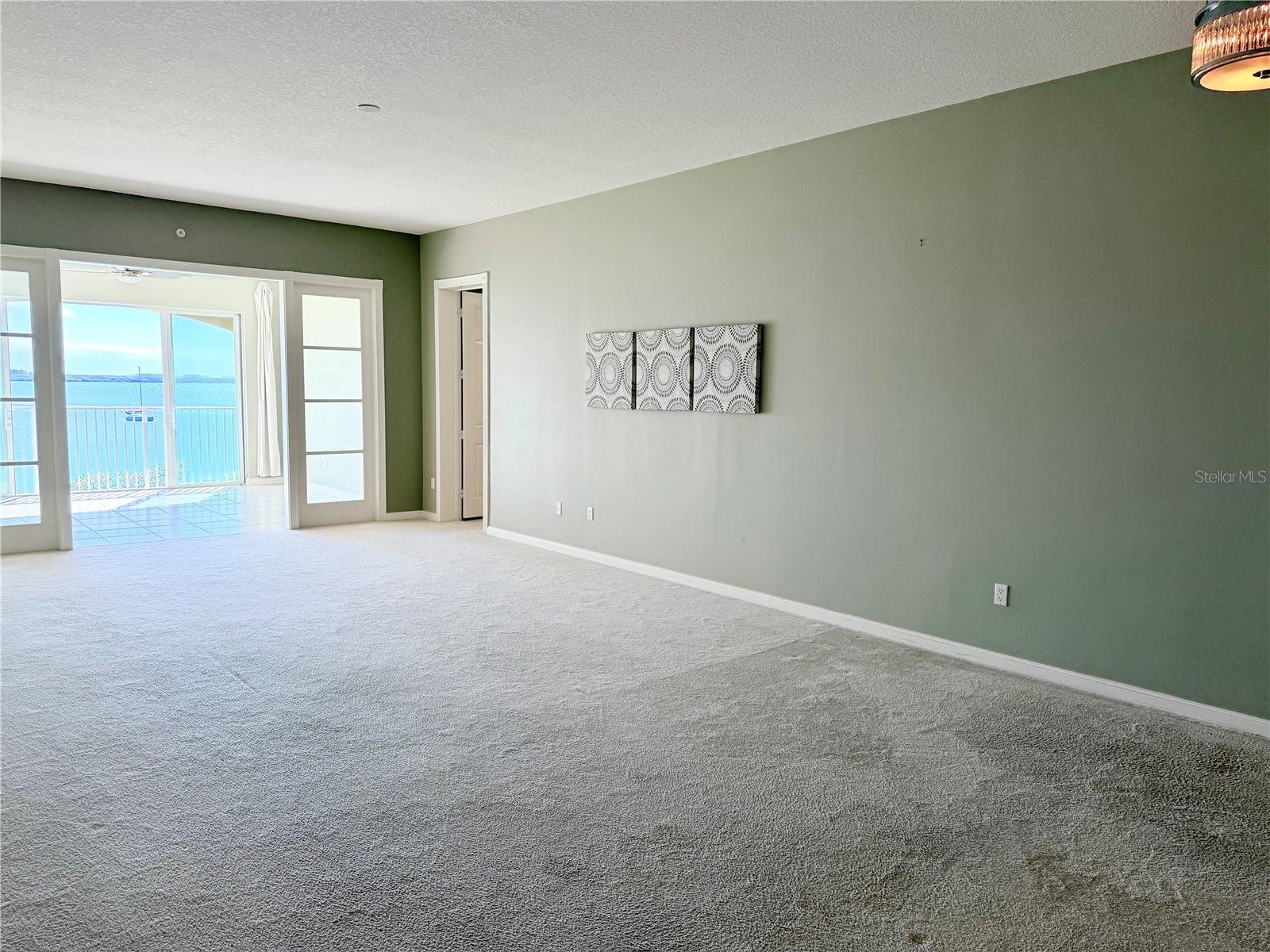 HARBOUR ISLE AT HUTCHINSON ISLAND WEST, A CONDOMIN - Residential