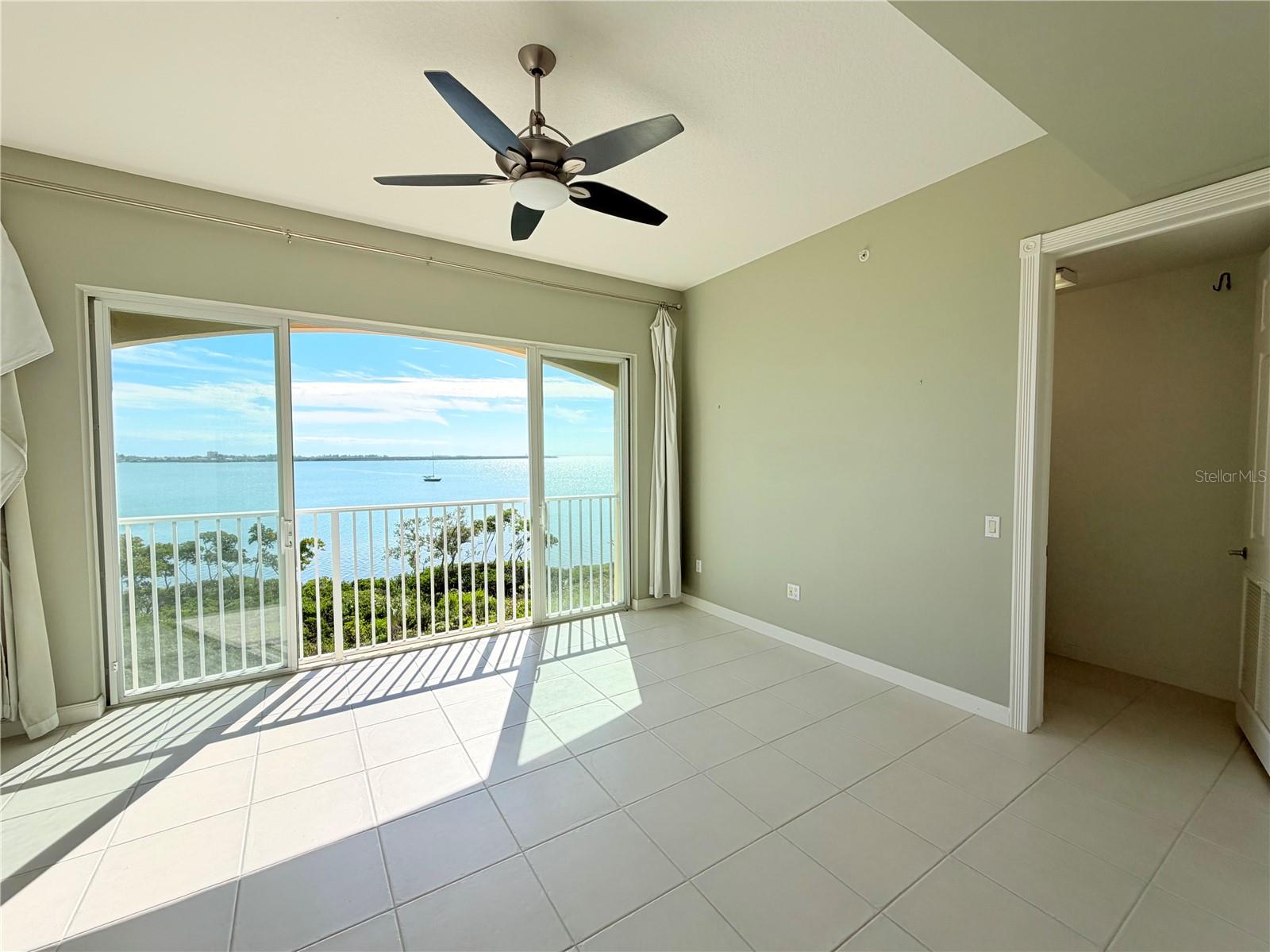HARBOUR ISLE AT HUTCHINSON ISLAND WEST, A CONDOMIN - Residential