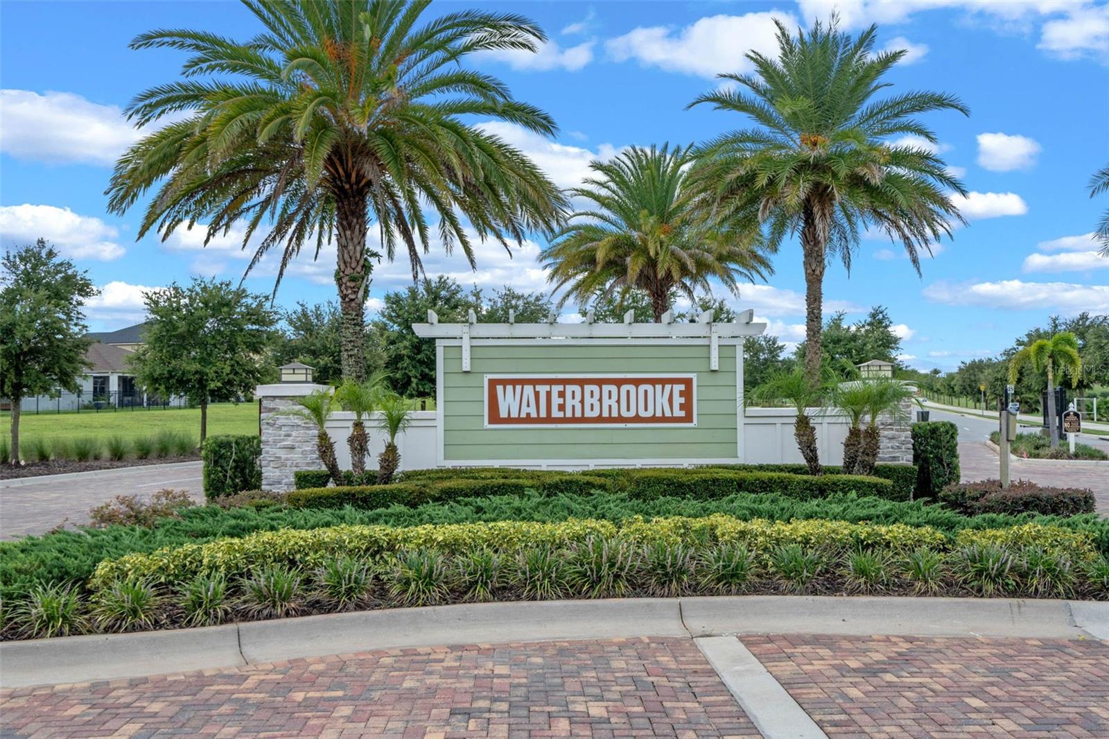 WATERBROOOKE - Residential