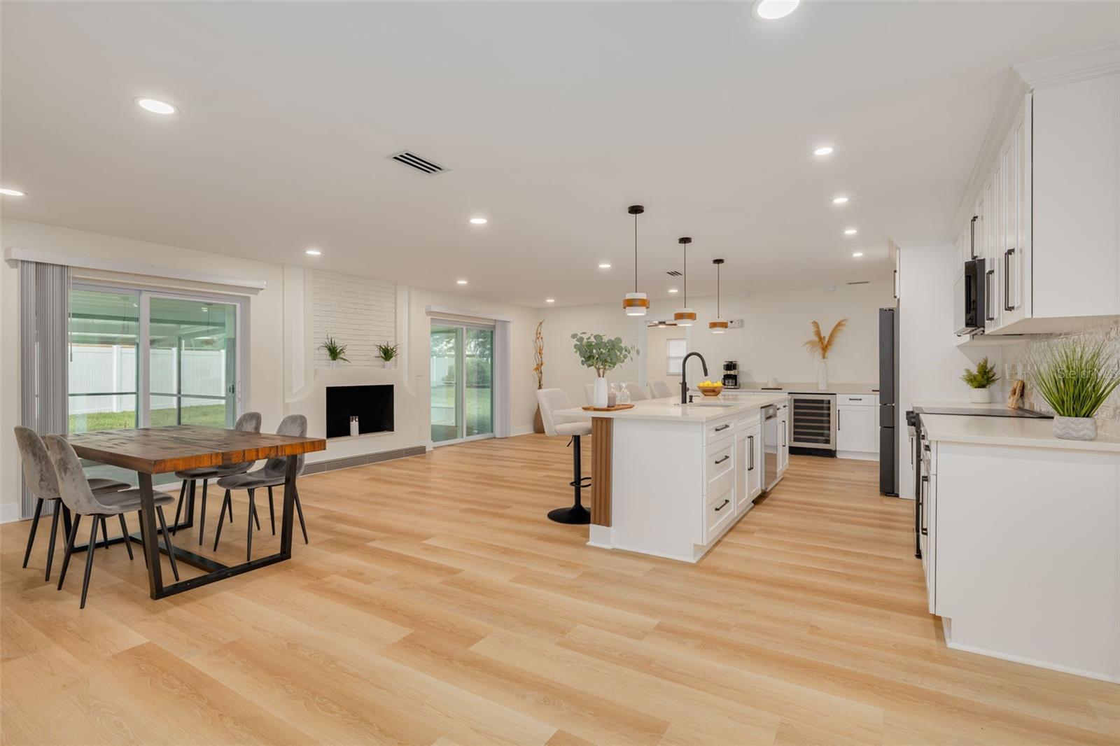IMPERIAL PARK - Residential
