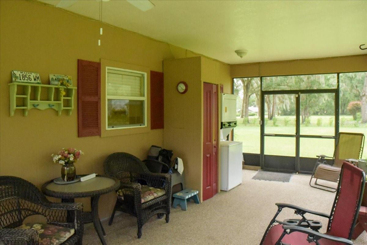 LAKE HELEN - Residential