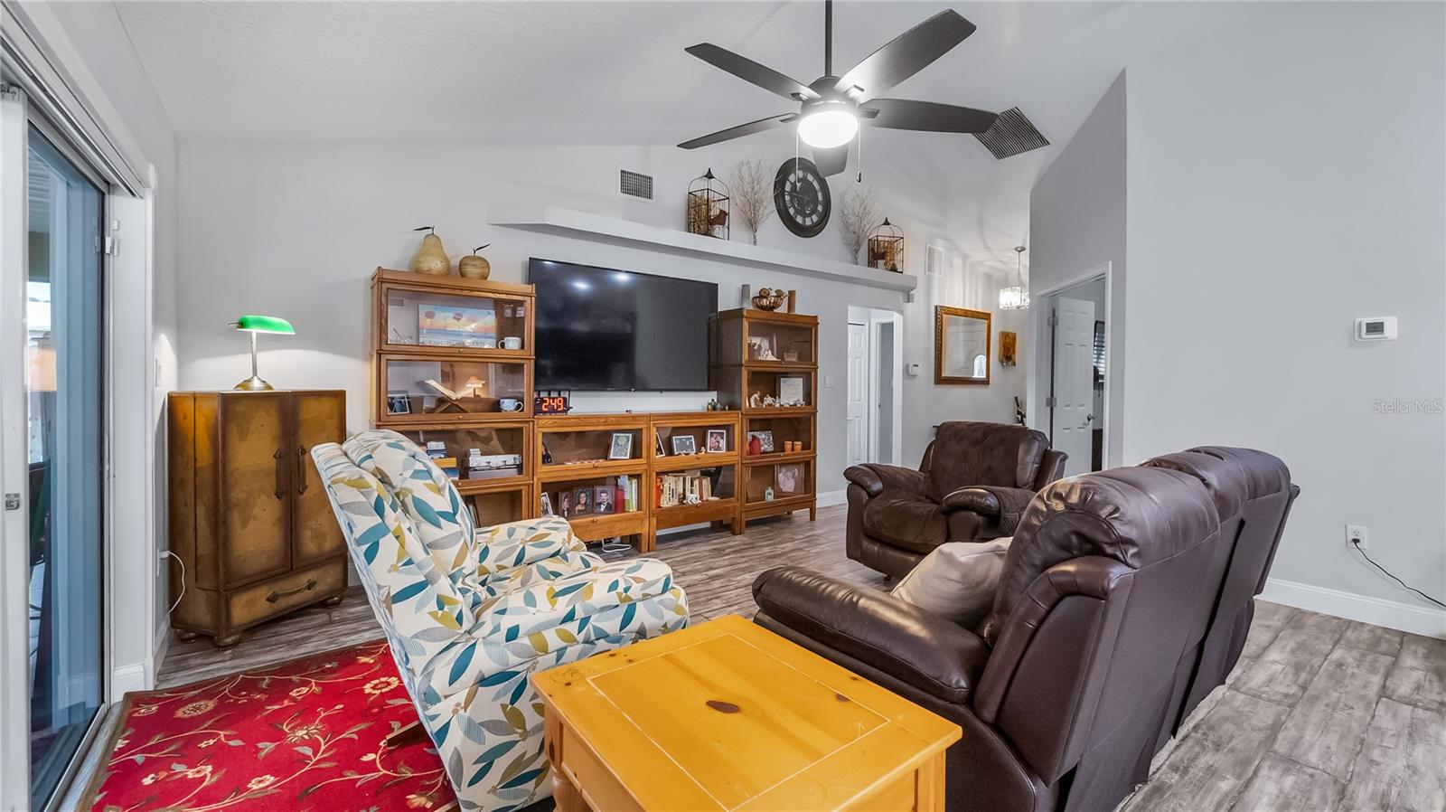 HOWEY LAKE SHORE HEIGHTS - Residential