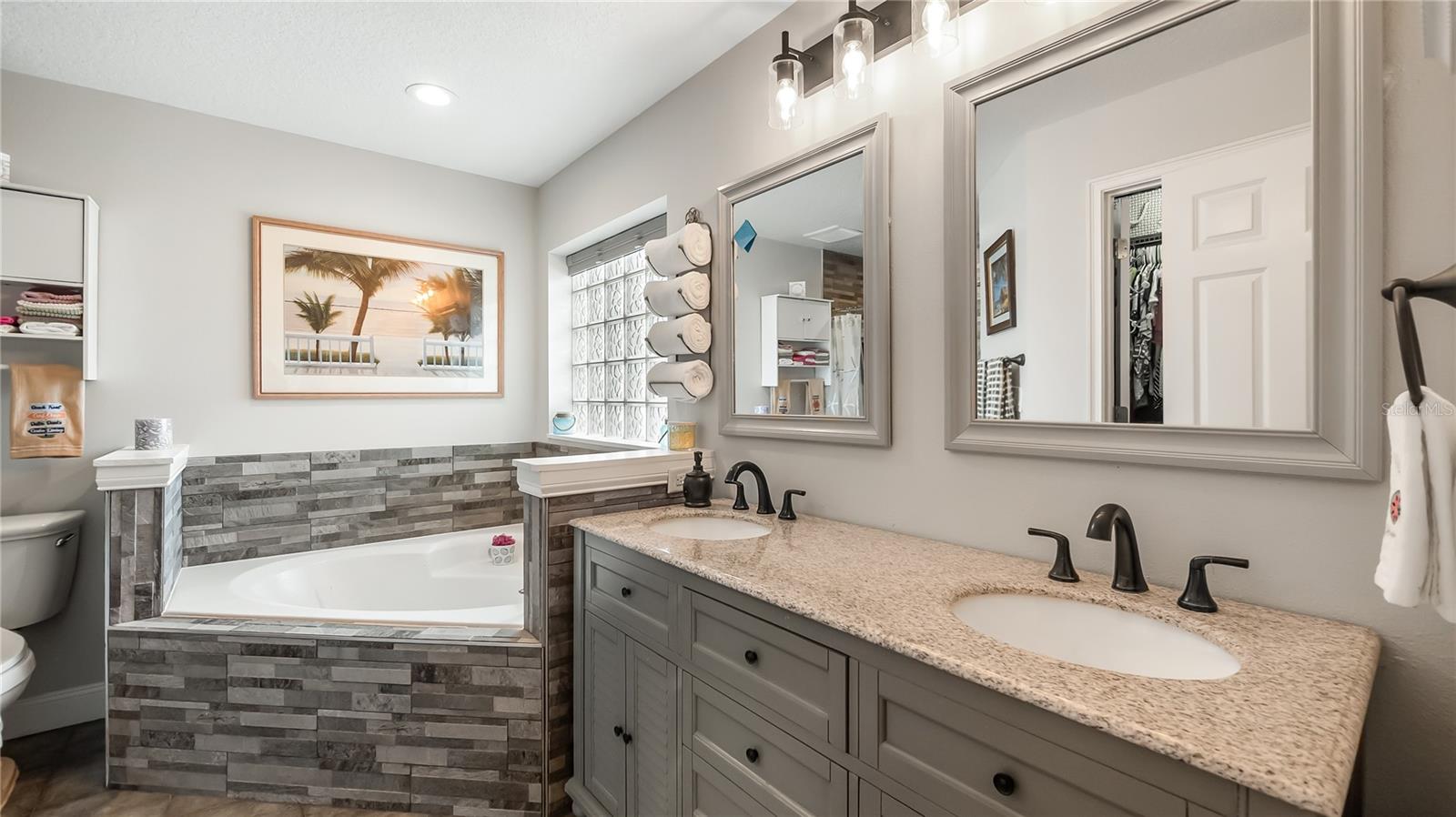 HOWEY LAKE SHORE HEIGHTS - Residential