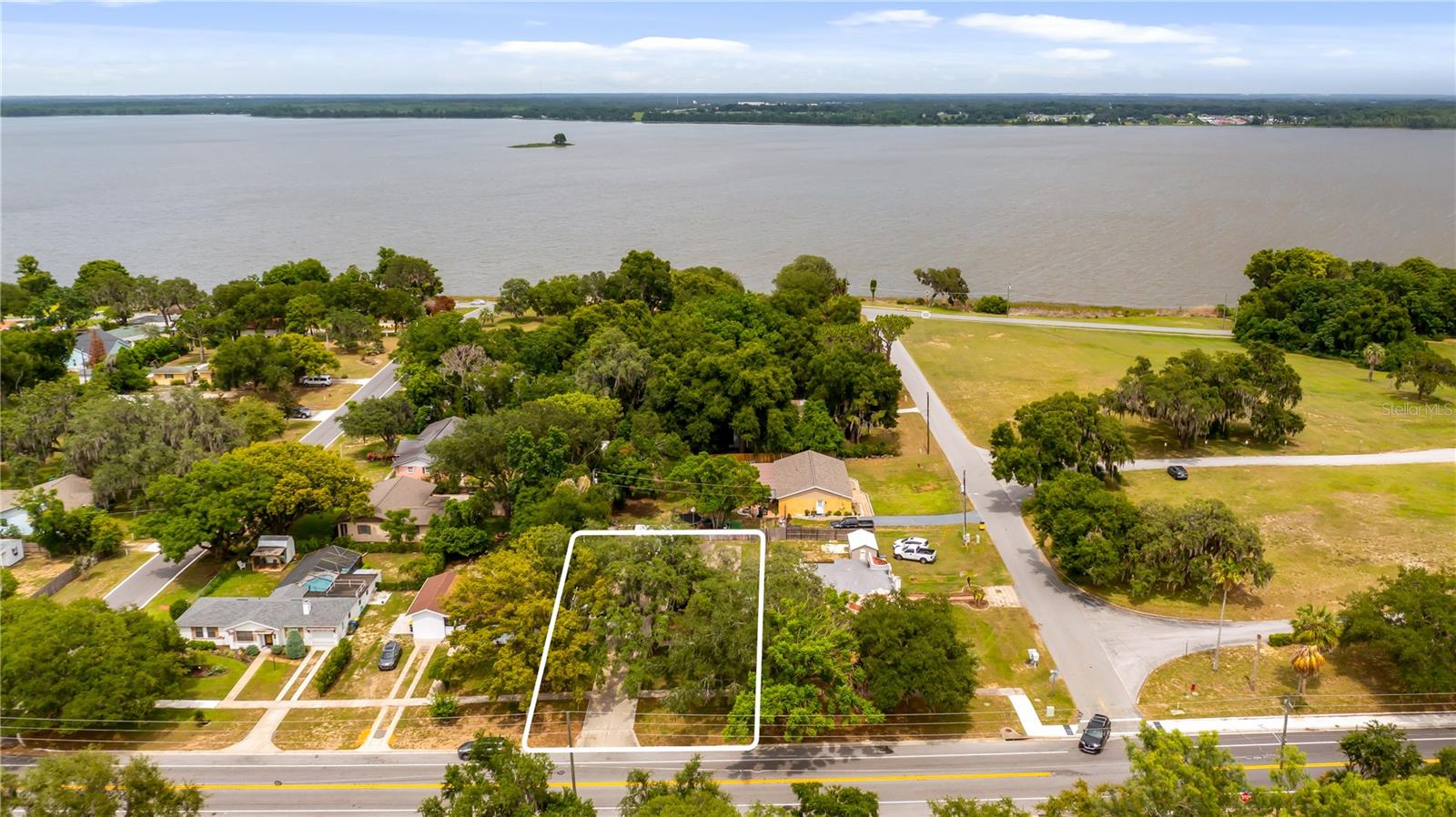 HOWEY LAKE SHORE HEIGHTS - Residential