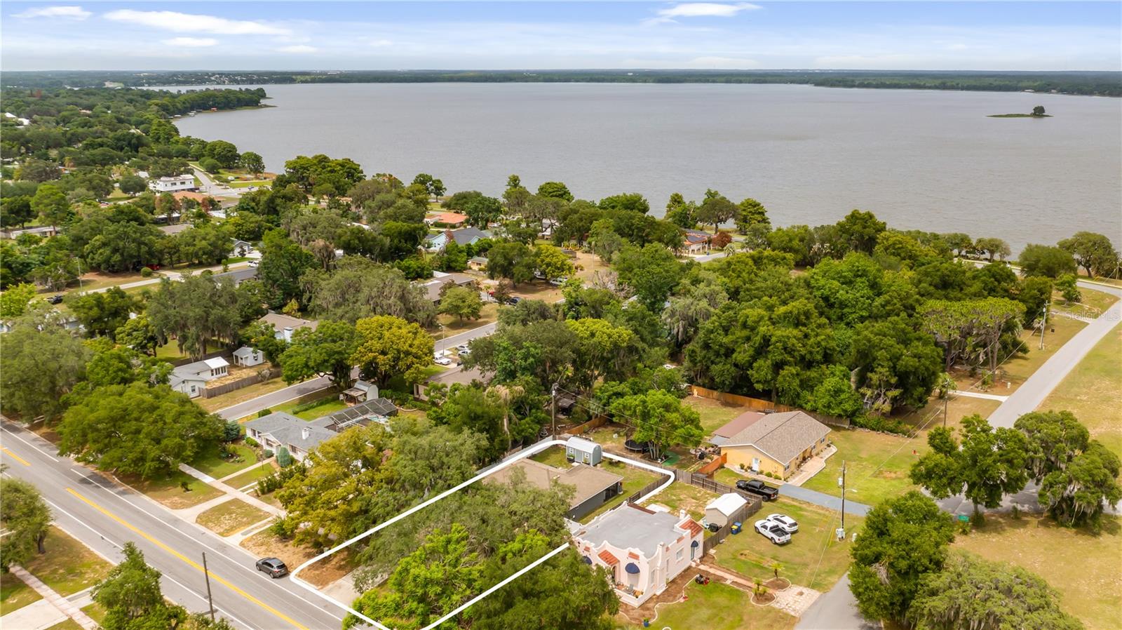 HOWEY LAKE SHORE HEIGHTS - Residential