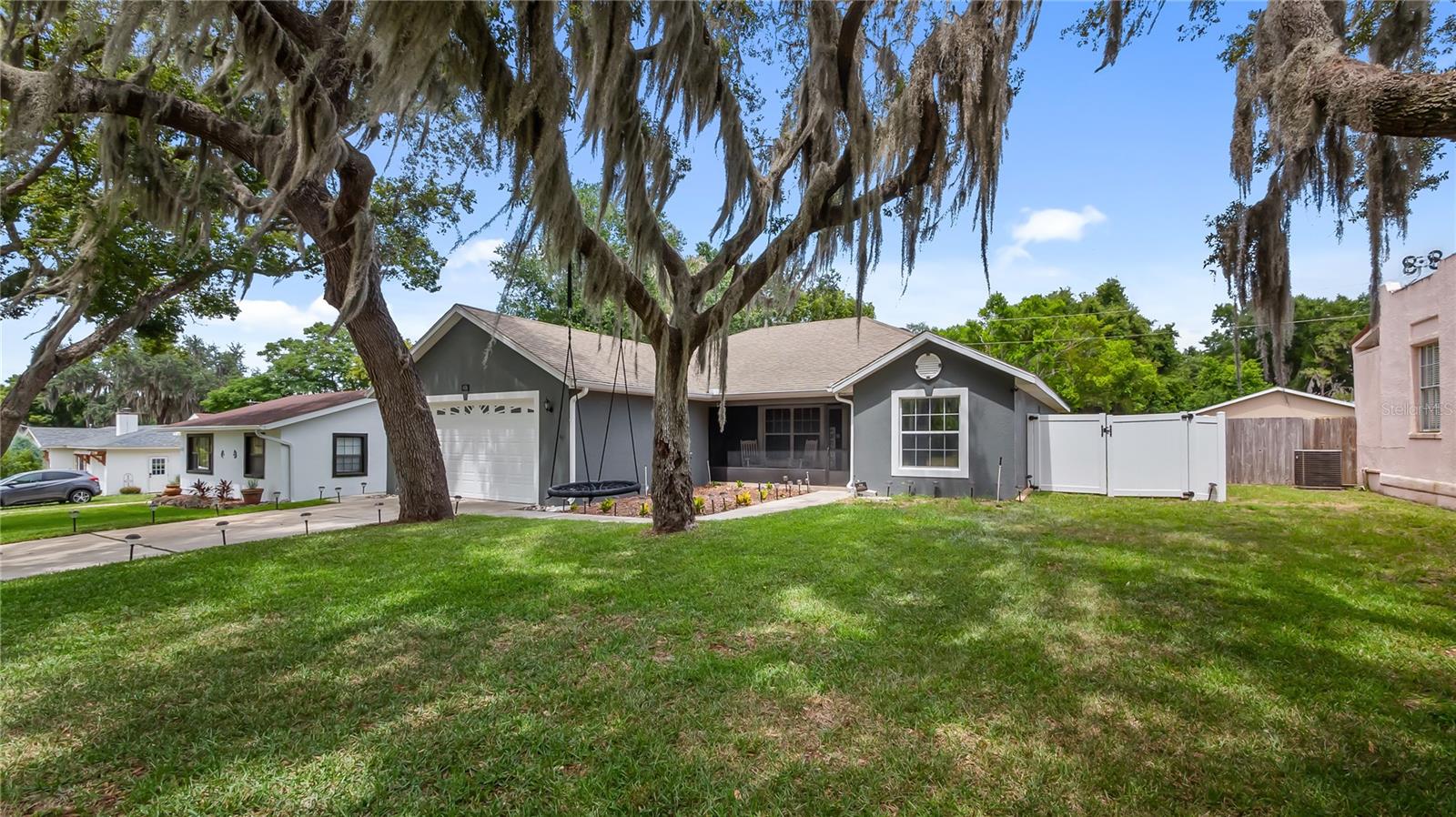 HOWEY LAKE SHORE HEIGHTS - Residential