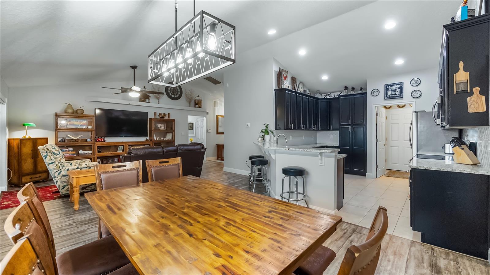 HOWEY LAKE SHORE HEIGHTS - Residential