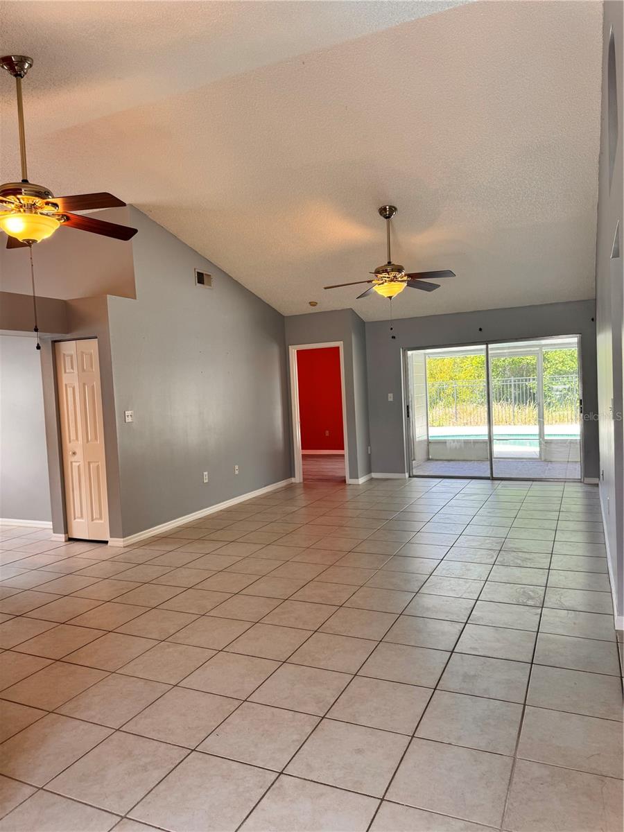 BRANDON TRACES - Residential Lease