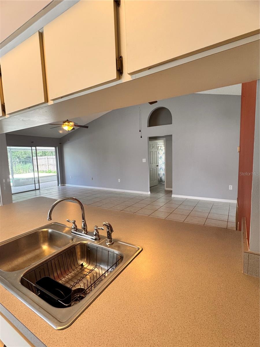 BRANDON TRACES - Residential Lease