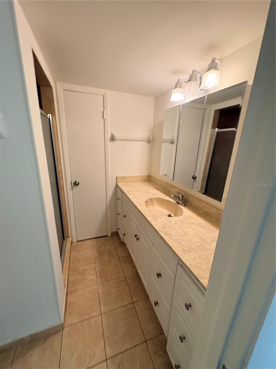CEDAR DUNES CONDO PH 01-05 - Residential Lease