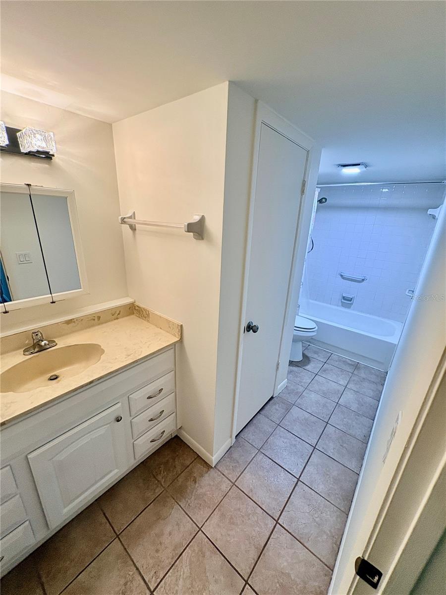 CEDAR DUNES CONDO PH 01-05 - Residential Lease