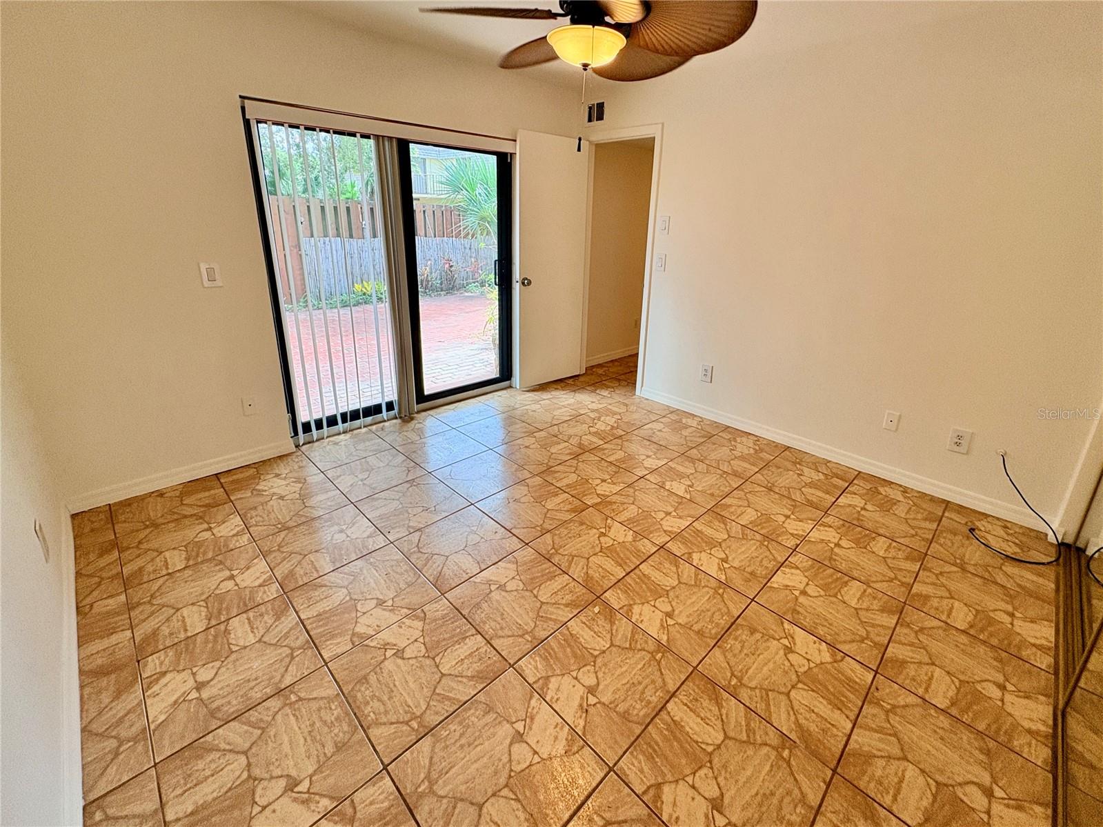 CEDAR DUNES CONDO PH 01-05 - Residential Lease