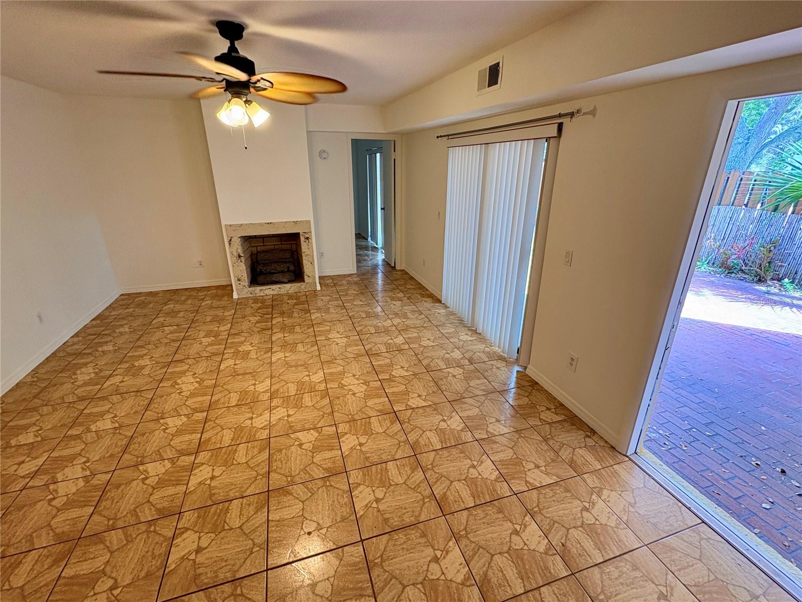 CEDAR DUNES CONDO PH 01-05 - Residential Lease