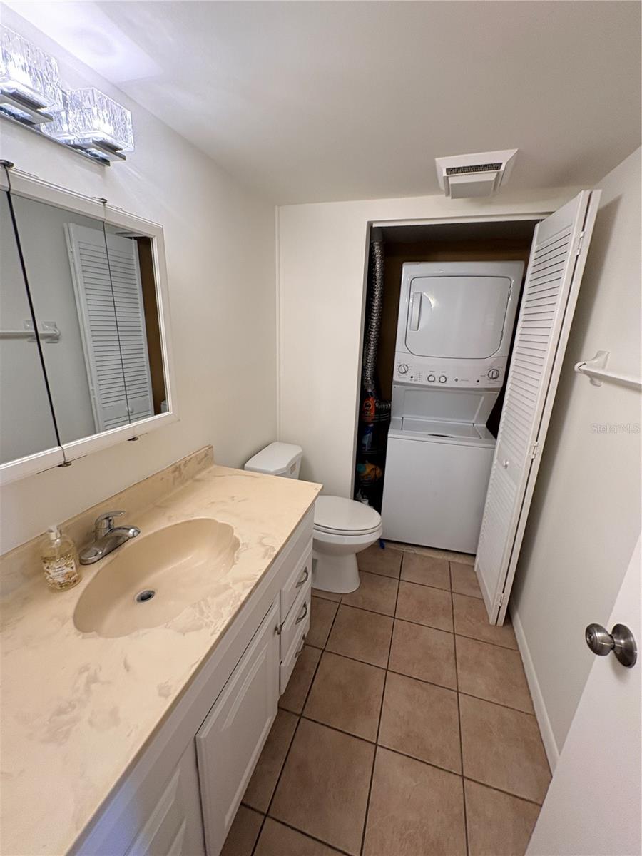 CEDAR DUNES CONDO PH 01-05 - Residential Lease