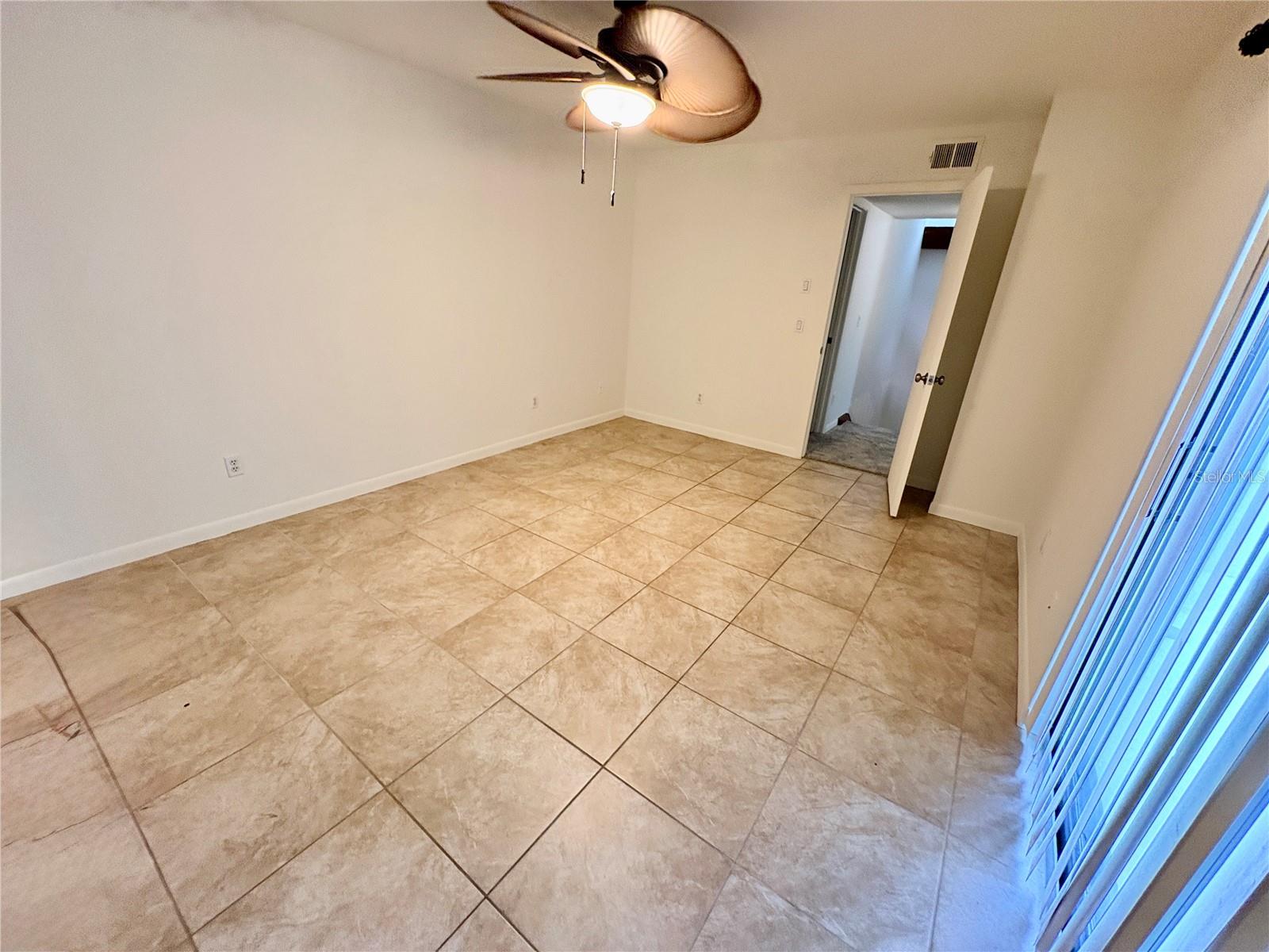 CEDAR DUNES CONDO PH 01-05 - Residential Lease
