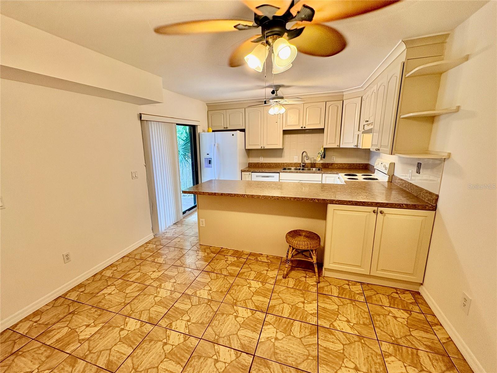 CEDAR DUNES CONDO PH 01-05 - Residential Lease
