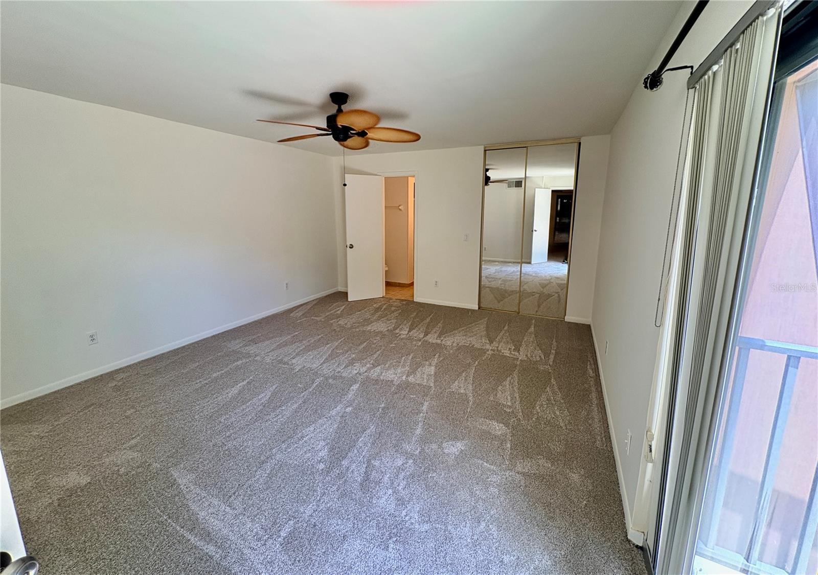 CEDAR DUNES CONDO PH 01-05 - Residential Lease