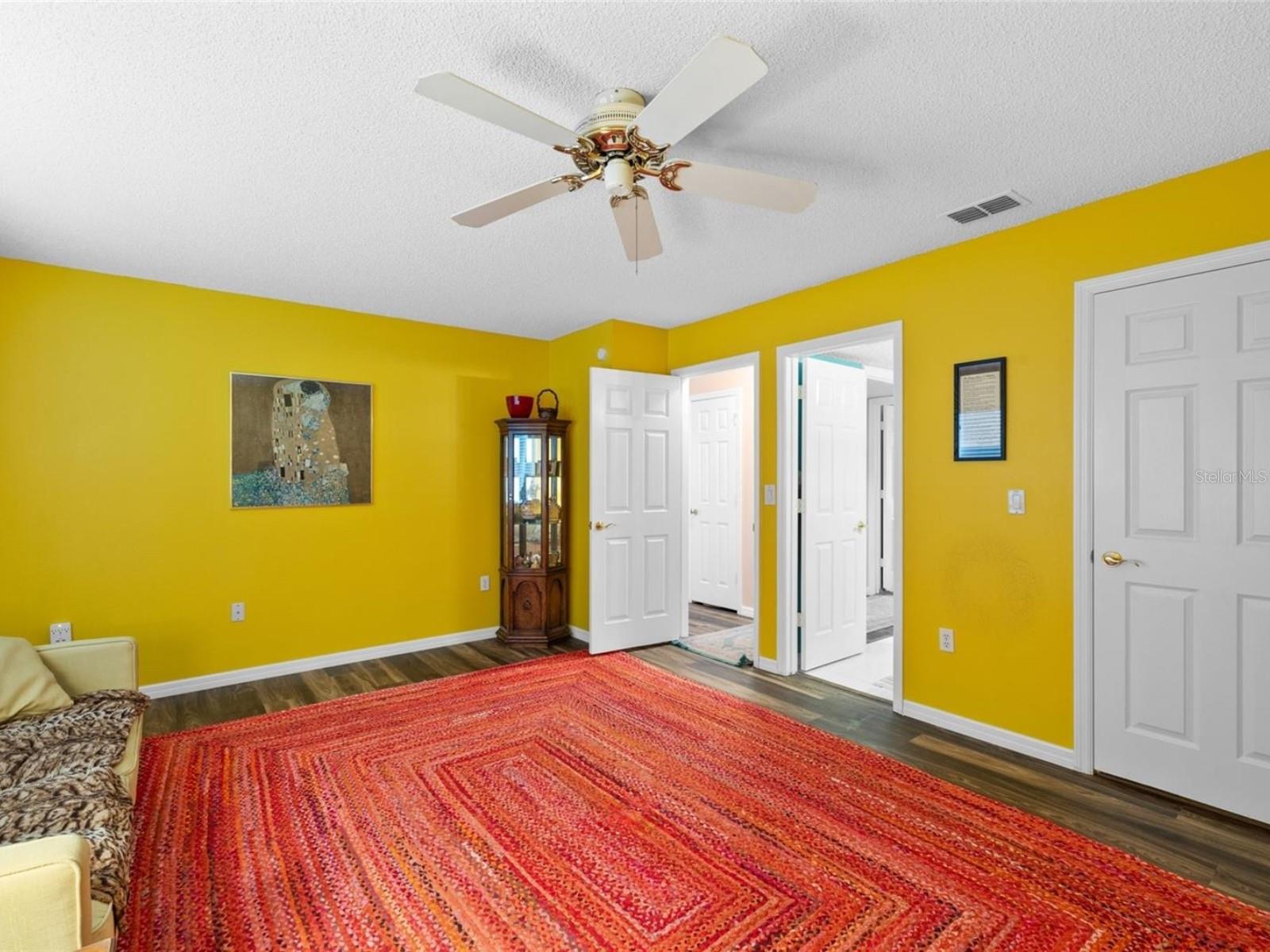 HUNTERS GROVE - Residential