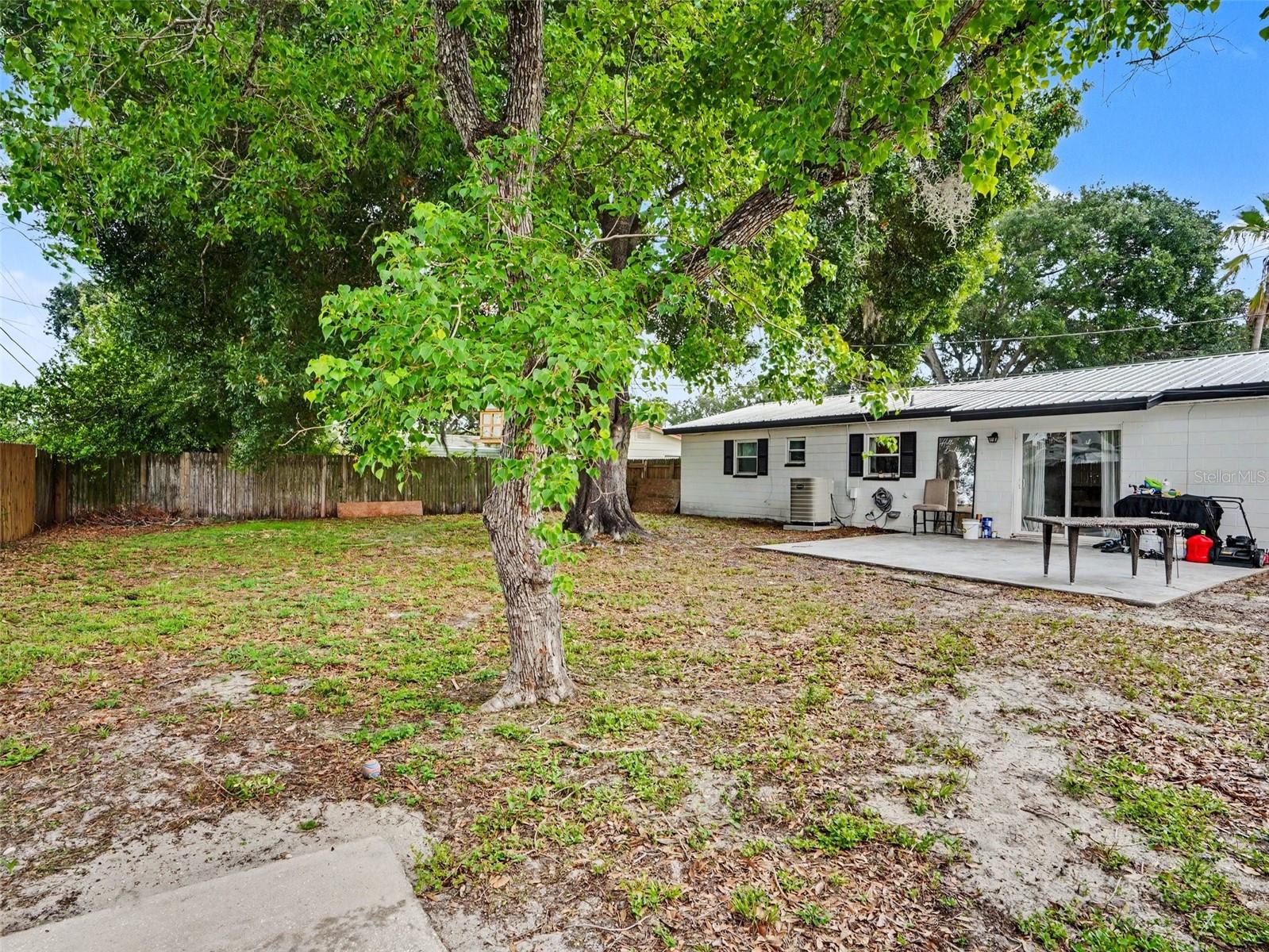 LAKE PARKER MANOR UNIT 1 - Residential