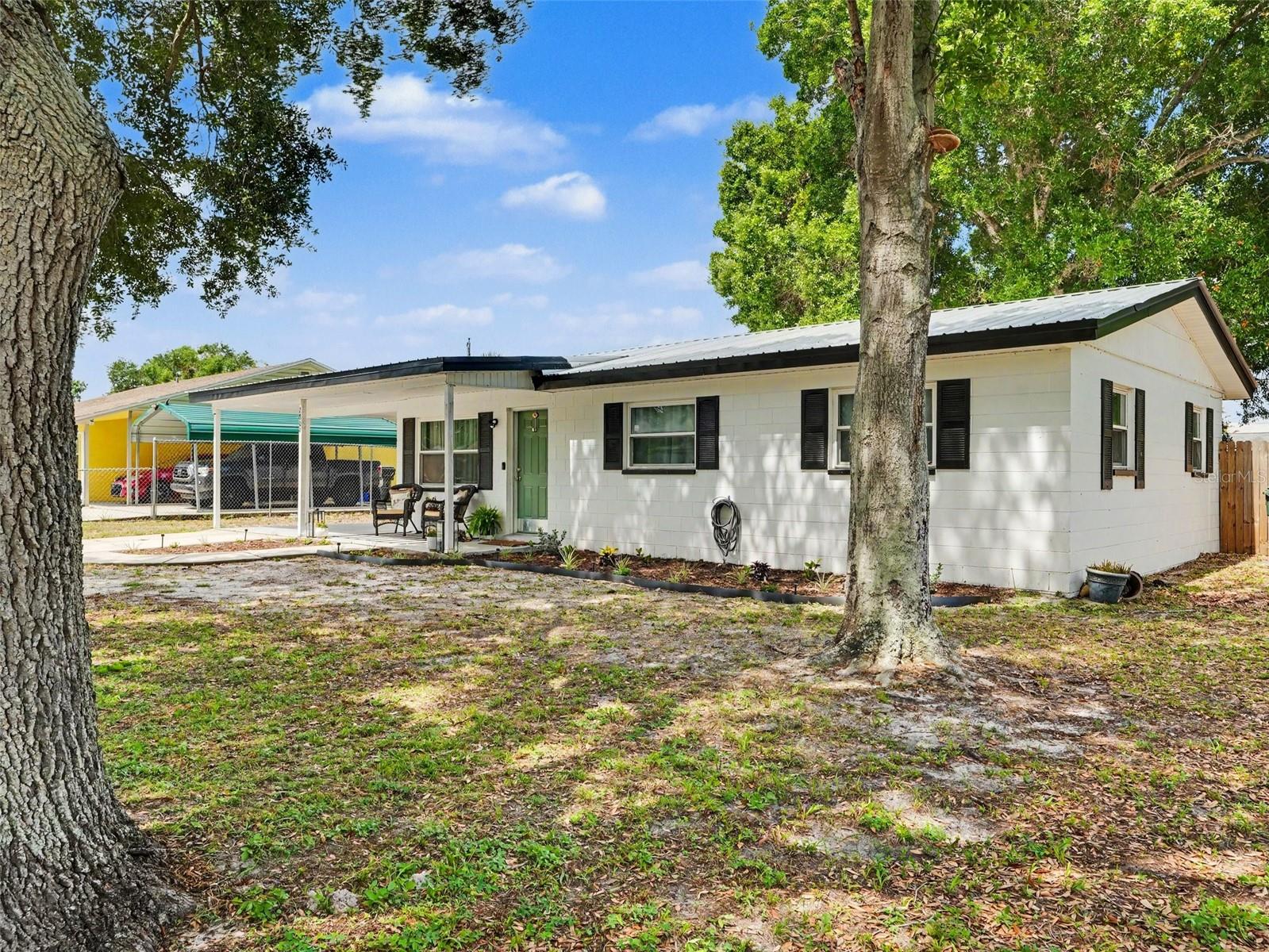 LAKE PARKER MANOR UNIT 1 - Residential