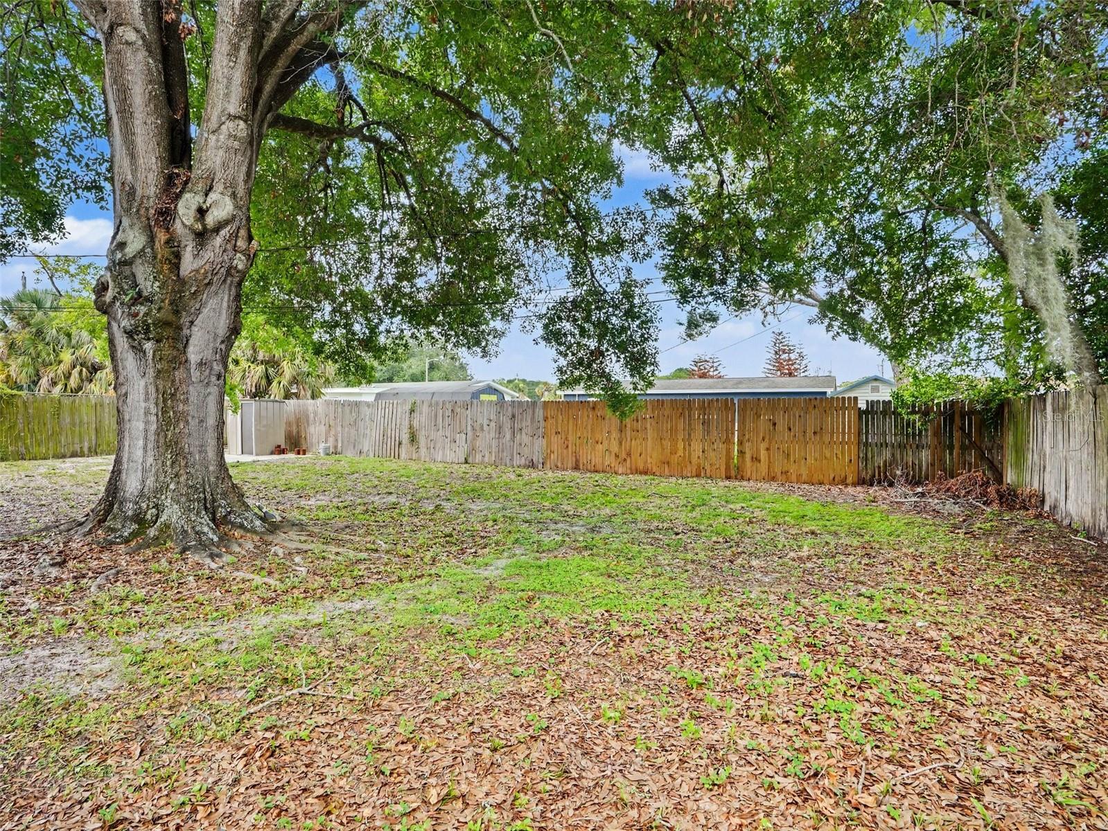 LAKE PARKER MANOR UNIT 1 - Residential
