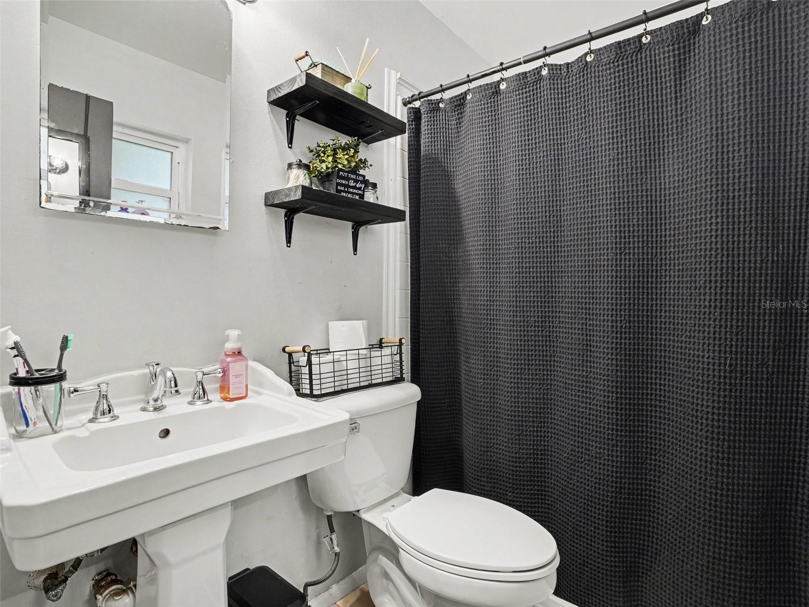 LAKE PARKER MANOR UNIT 1 - Residential