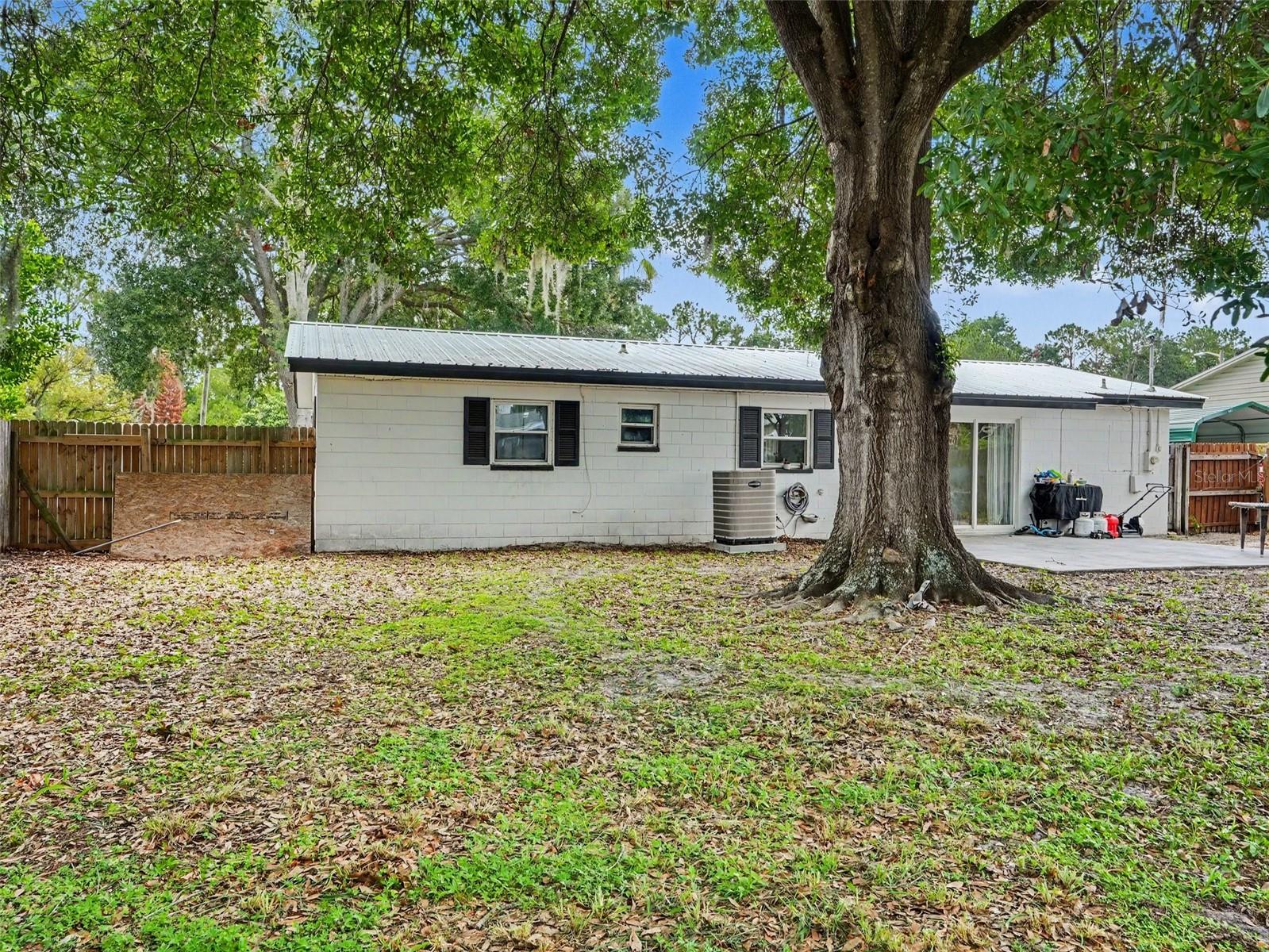 LAKE PARKER MANOR UNIT 1 - Residential