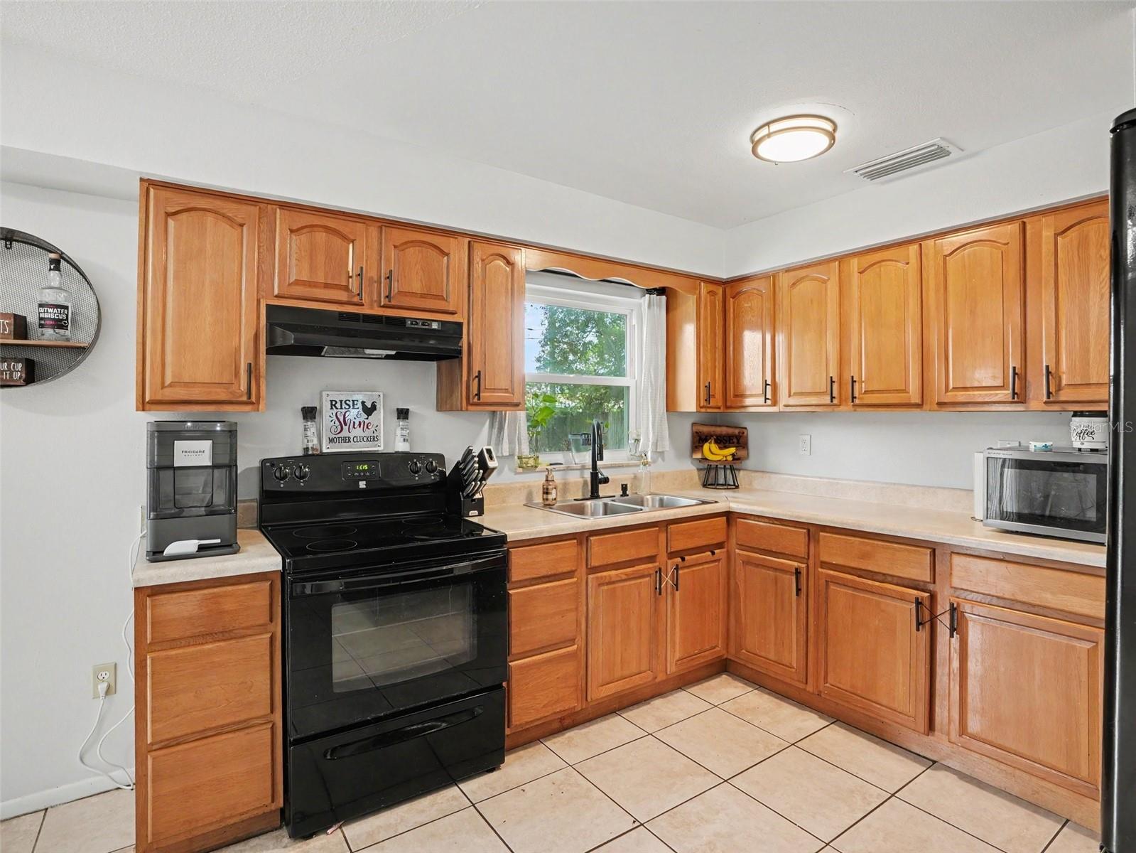 LAKE PARKER MANOR UNIT 1 - Residential