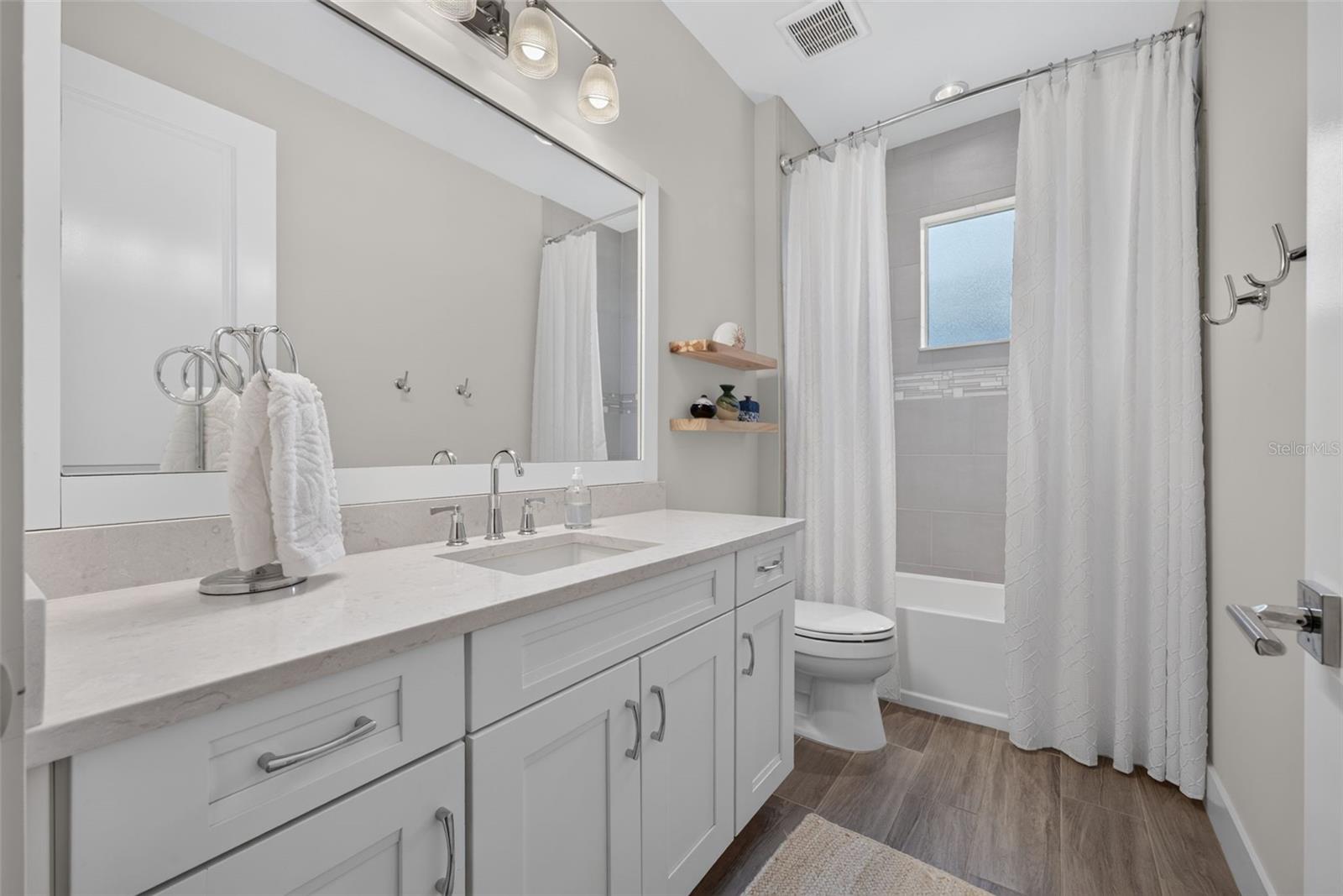 ISLES AT LAKEWOOD RANCH - Residential