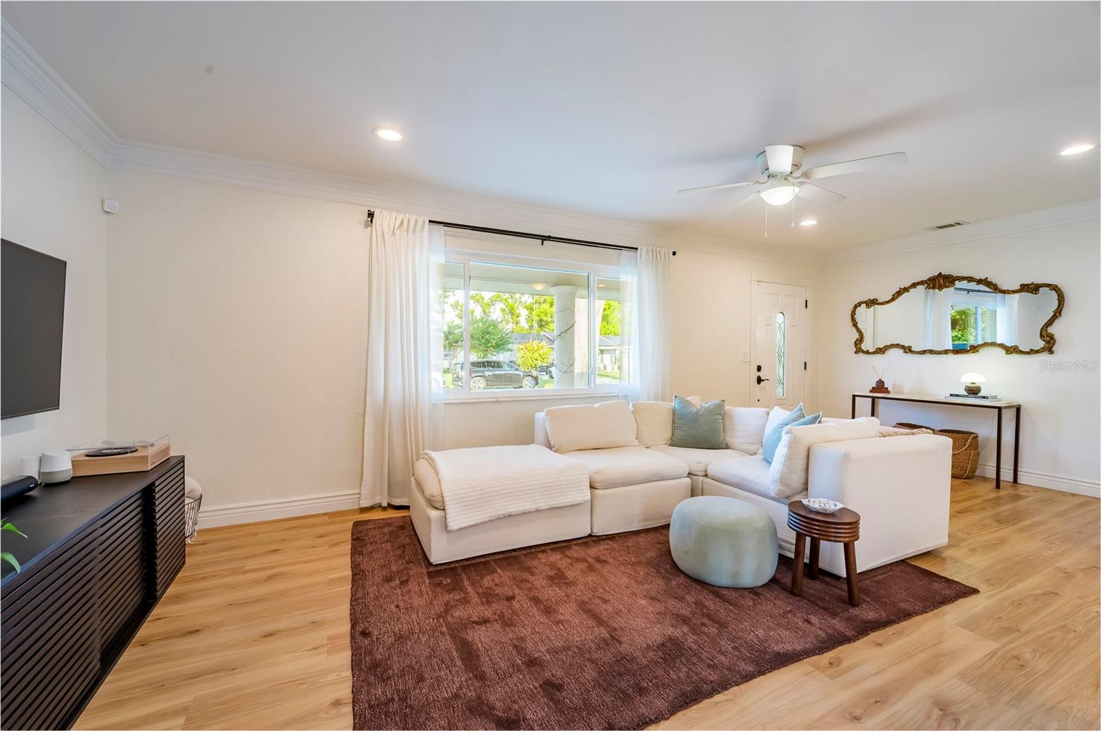 TROPIC HILLS - Residential