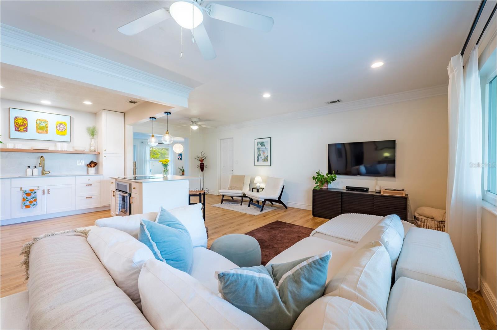 TROPIC HILLS - Residential