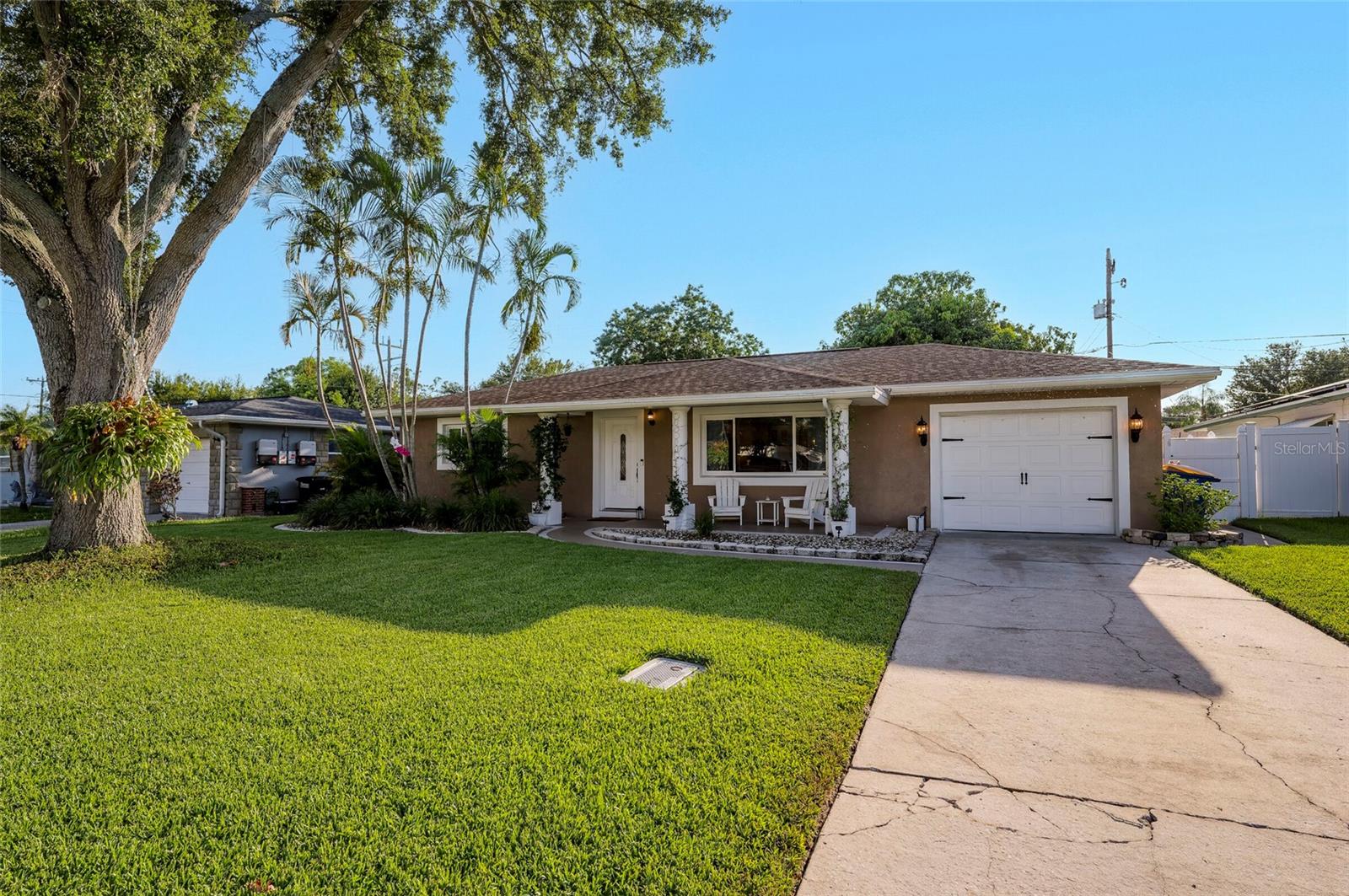 TROPIC HILLS - Residential
