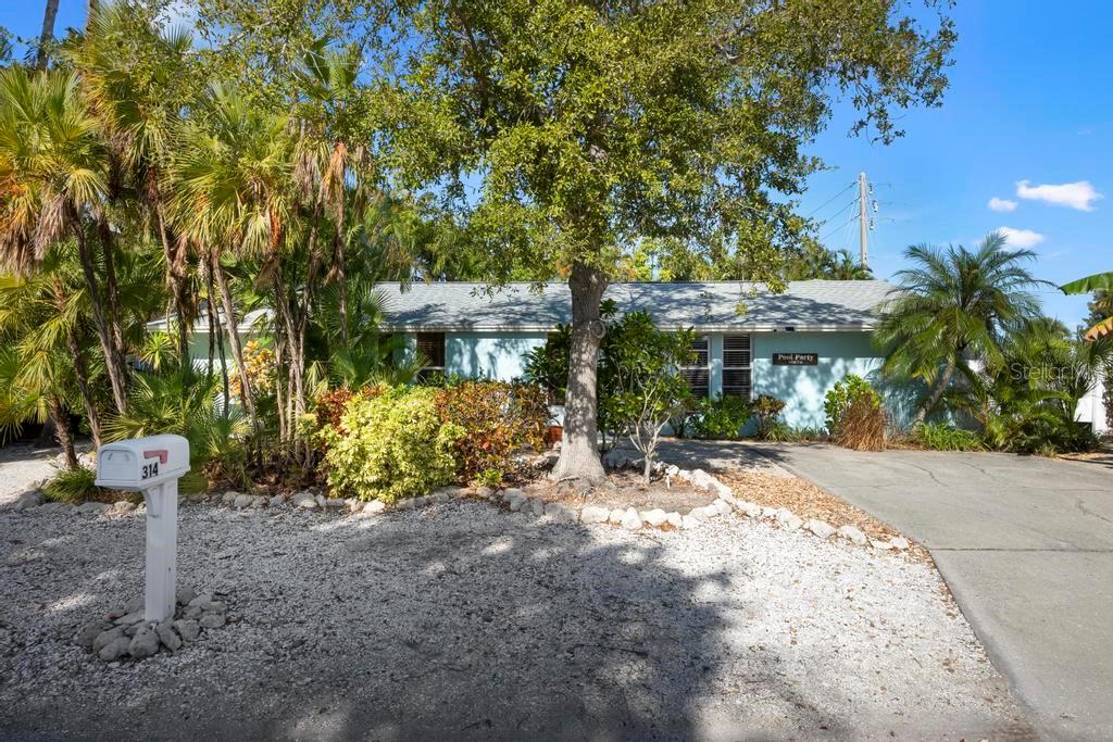HOLMES BEACH 17TH UNIT - Residential Income