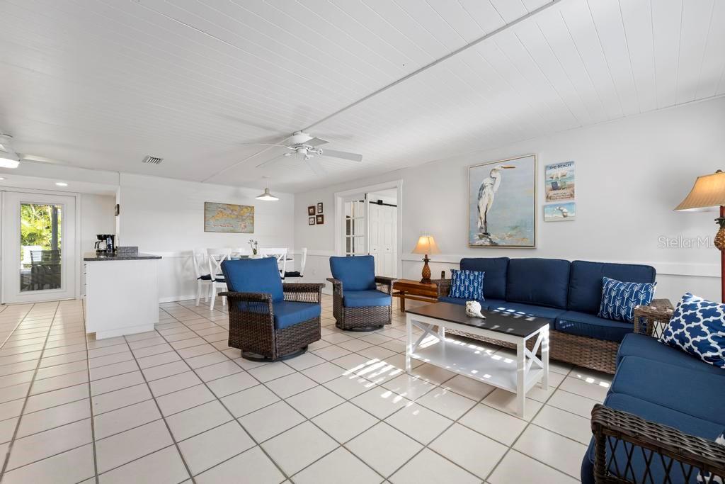 HOLMES BEACH 17TH UNIT - Residential Income