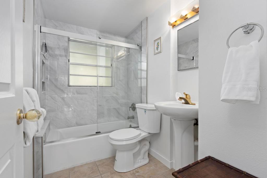 HOLMES BEACH 17TH UNIT - Residential Income
